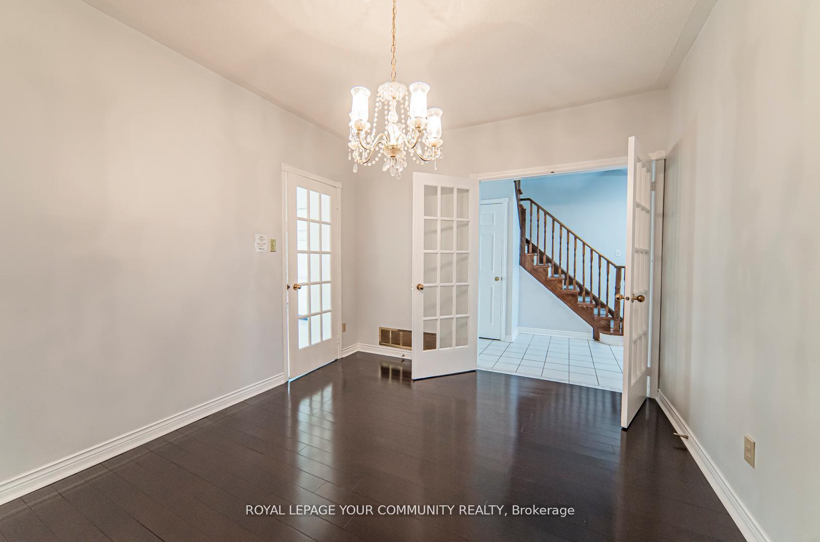 Photo 5 of 147 John Button Boulevard, Markham, Buttonville — HOMEH