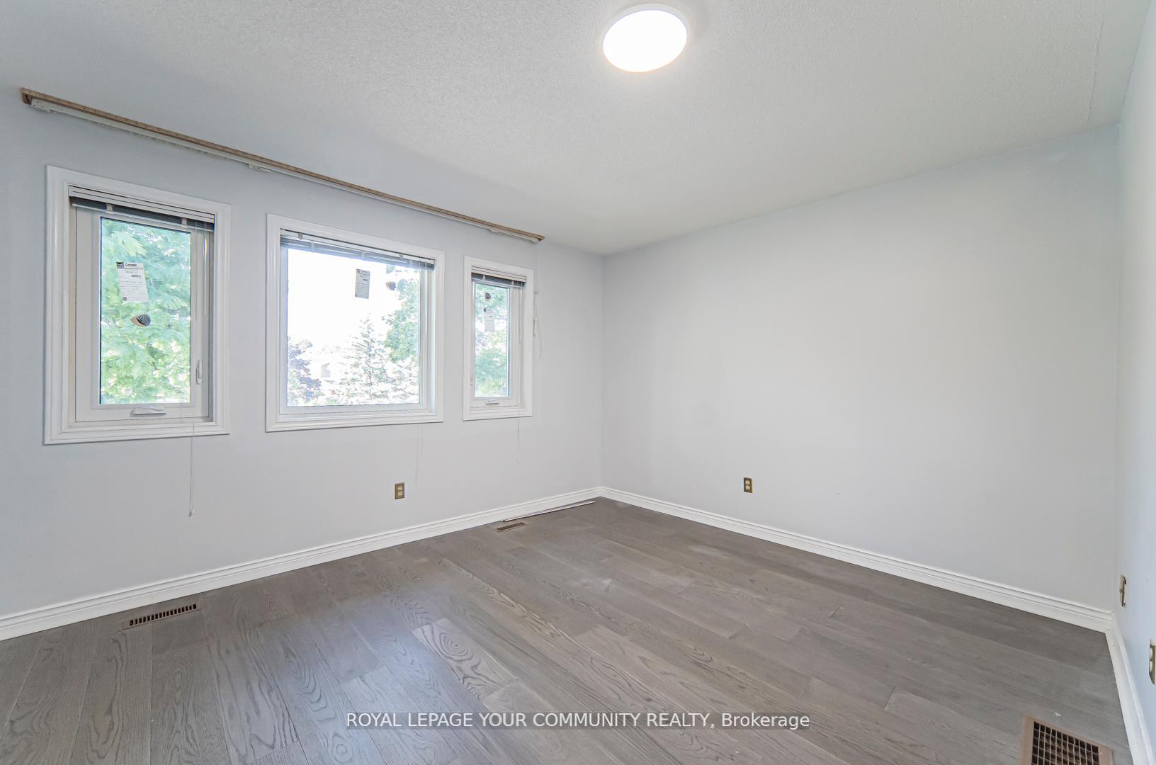 Photo 12 of 147 John Button Boulevard, Markham, Buttonville — HOMEH