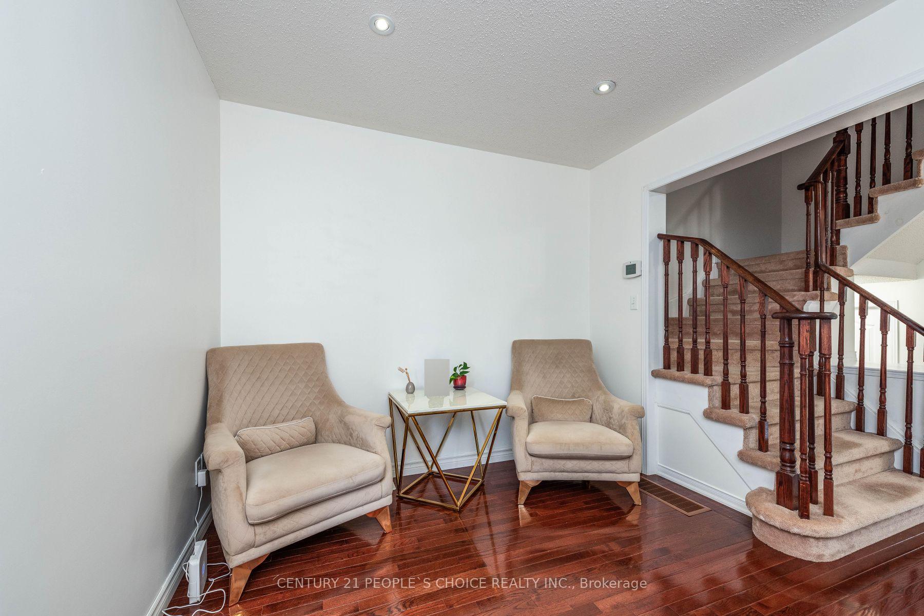 Photo 5 of Unit Upper, 48 Carpendale Crescent, Ajax, Northeast Ajax — HOMEH