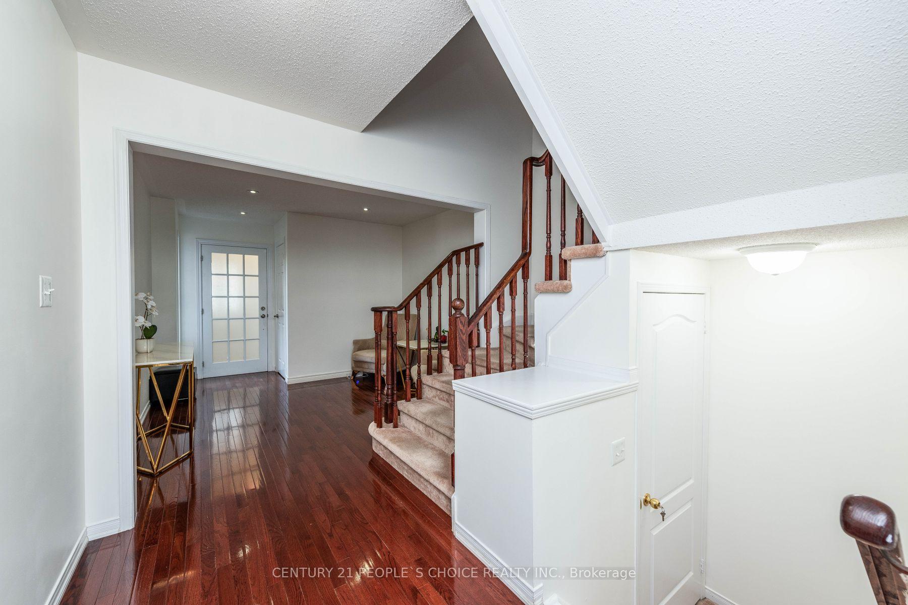 Photo 12 of Unit Upper, 48 Carpendale Crescent, Ajax, Northeast Ajax — HOMEH