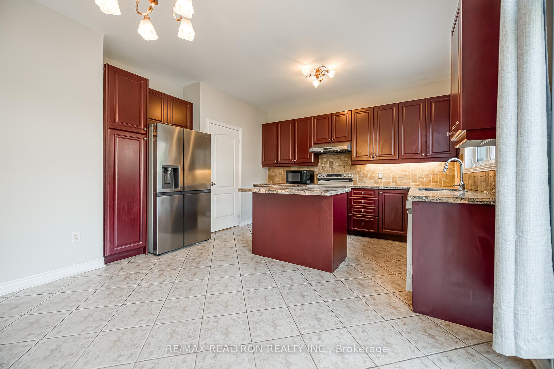 Photo 2 of 73 Adastra Crescent, Markham, Victoria Manor-Jennings Gate — HOMEH