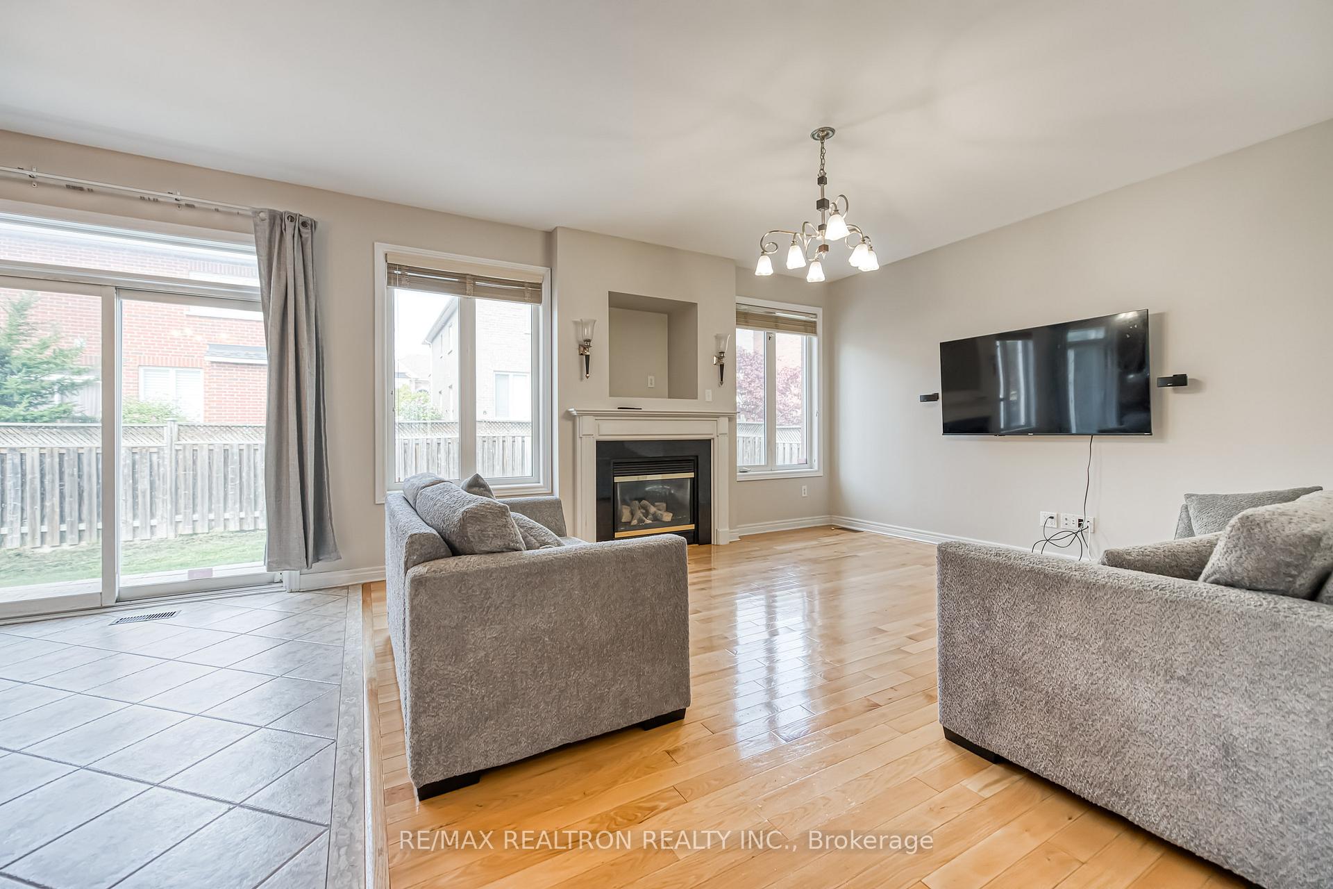Photo 10 of 73 Adastra Crescent, Markham, Victoria Manor-Jennings Gate — HOMEH