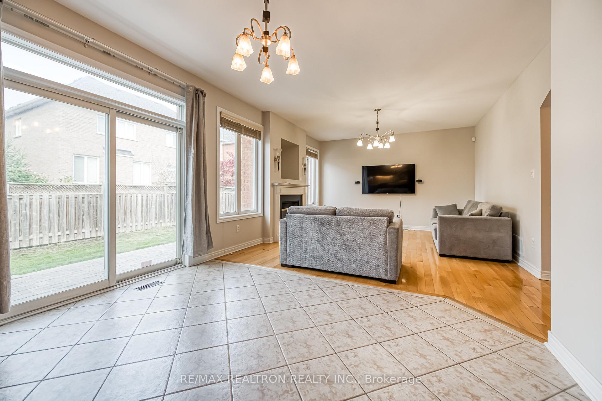Photo 11 of 73 Adastra Crescent, Markham, Victoria Manor-Jennings Gate — HOMEH