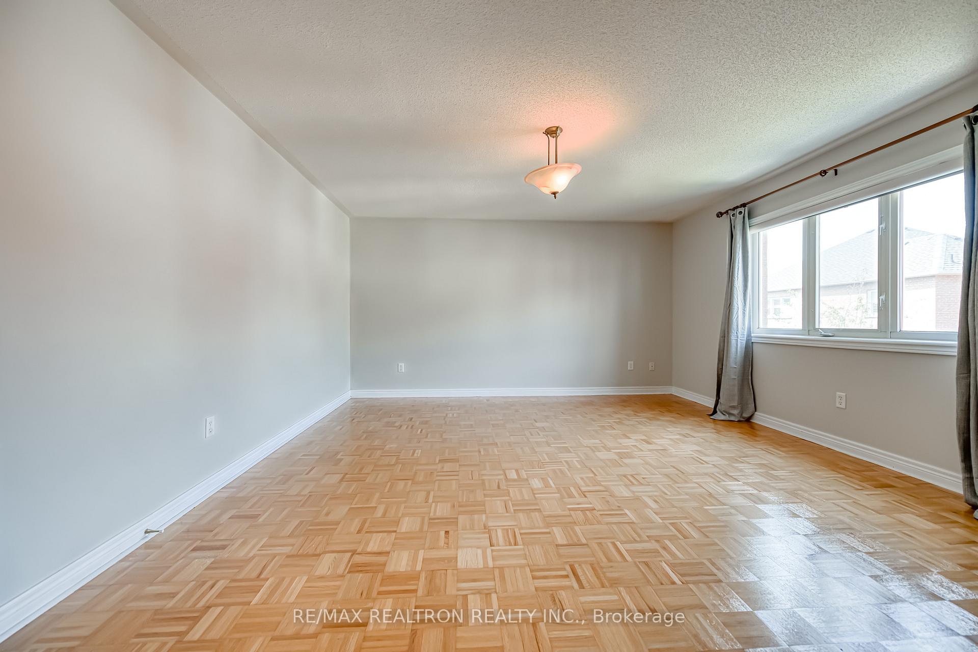 Photo 16 of 73 Adastra Crescent, Markham, Victoria Manor-Jennings Gate — HOMEH