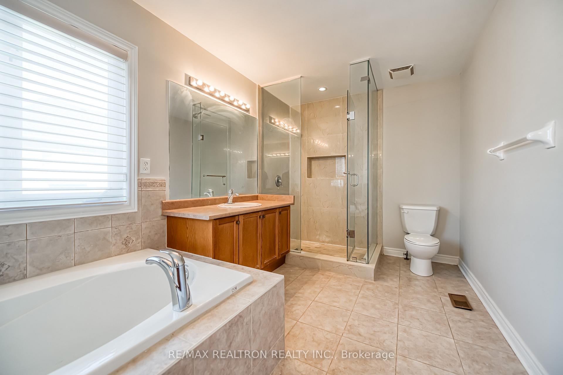 Photo 18 of 73 Adastra Crescent, Markham, Victoria Manor-Jennings Gate — HOMEH