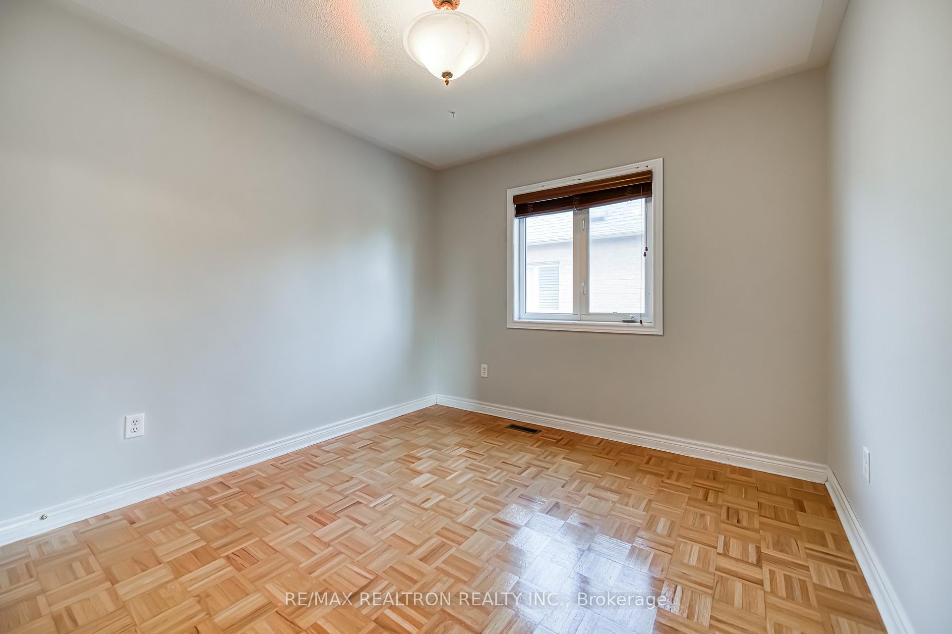 Photo 7 of 73 Adastra Crescent, Markham, Victoria Manor-Jennings Gate — HOMEH