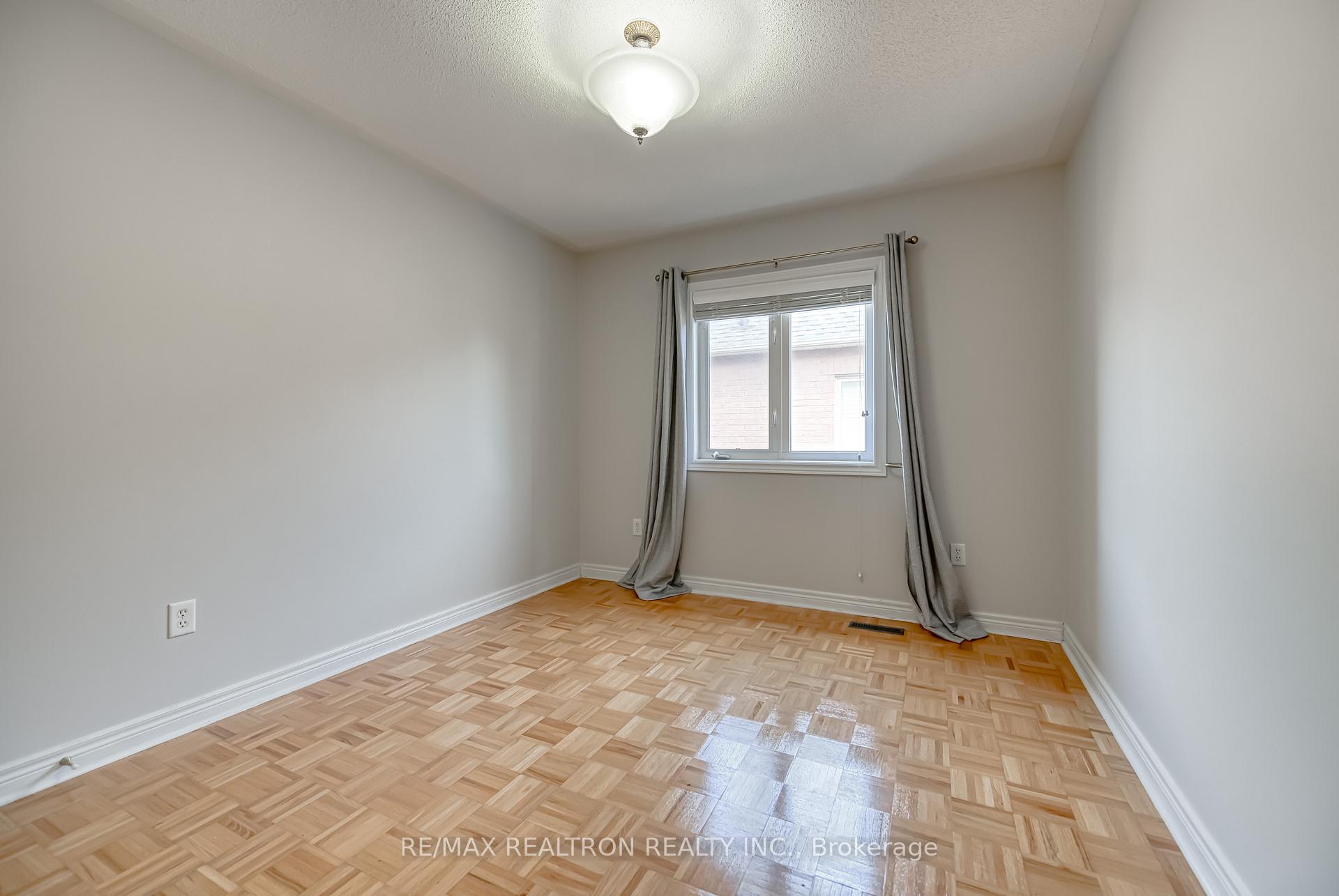 Photo 37 of 73 Adastra Crescent, Markham, Victoria Manor-Jennings Gate — HOMEH