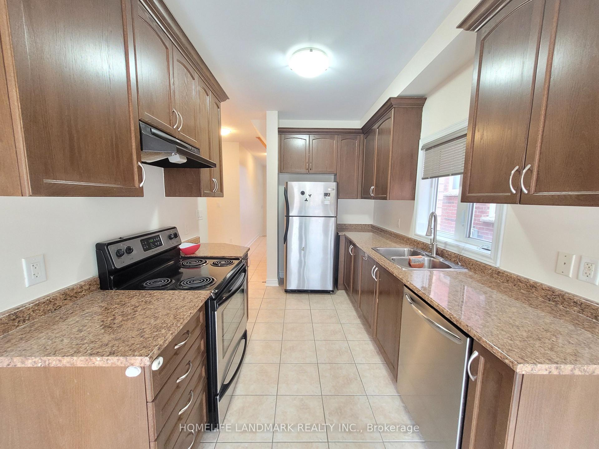 Photo 2 of 10 Blue Grouse Road, Vaughan, Patterson — HOMEH