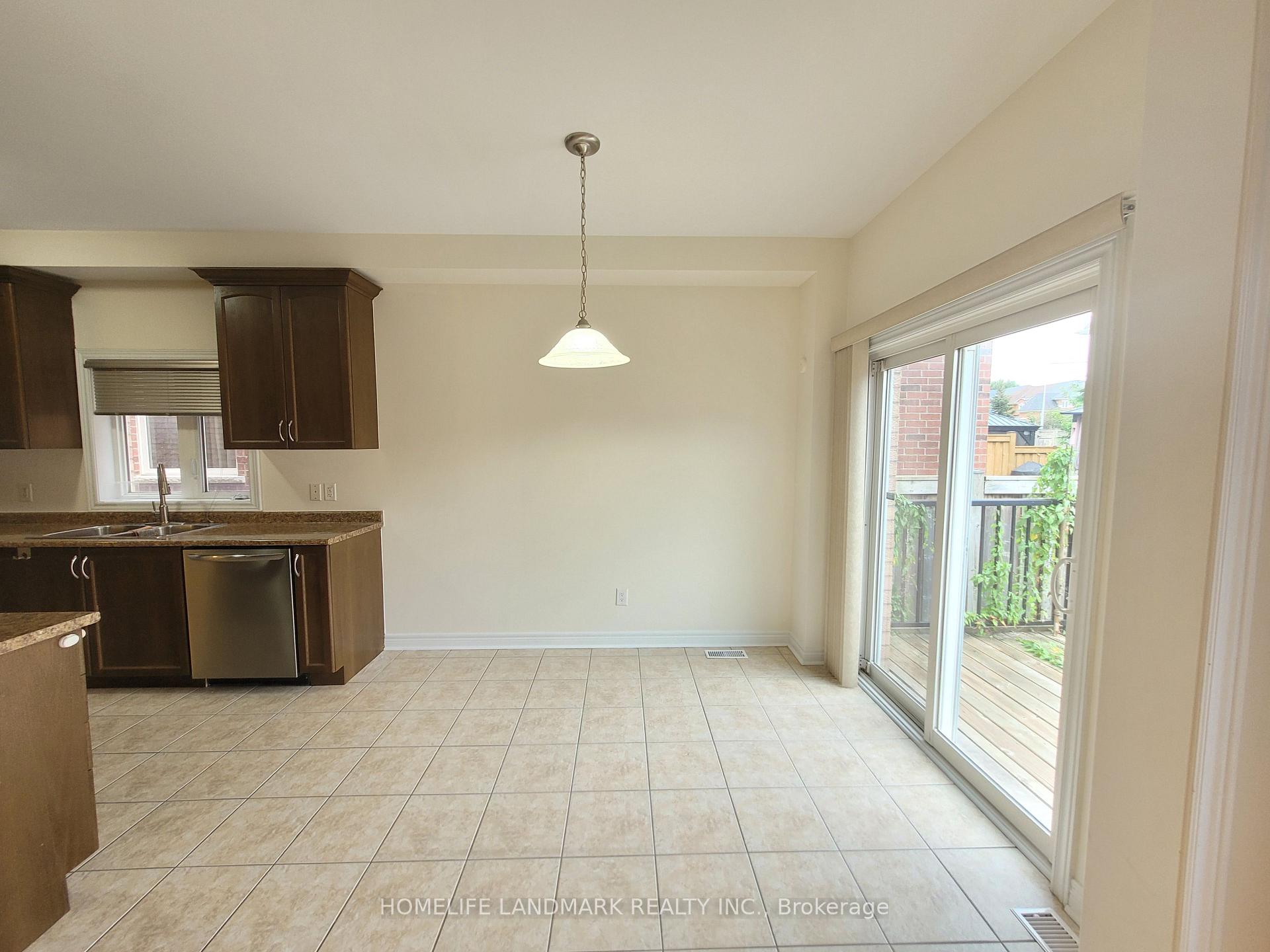 Photo 3 of 10 Blue Grouse Road, Vaughan, Patterson — HOMEH
