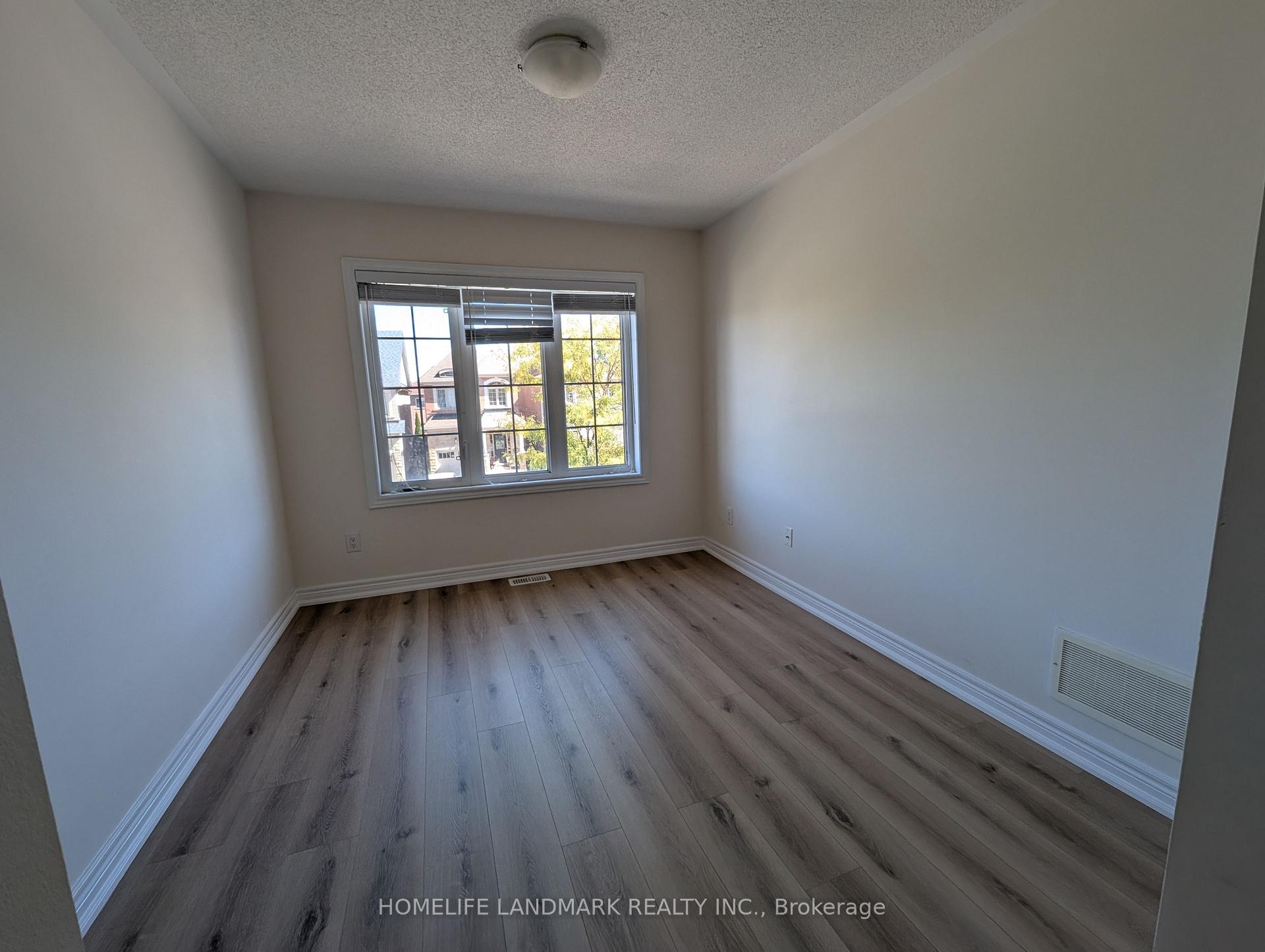 Photo 10 of 10 Blue Grouse Road, Vaughan, Patterson — HOMEH