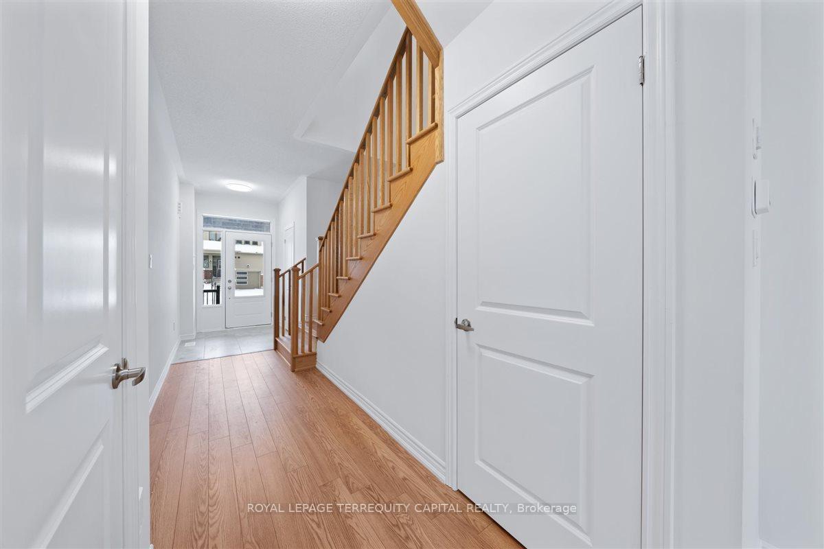 Photo 9 of 4 Prudhoe Terrace, Barrie, Rural Barrie Southeast — HOMEH