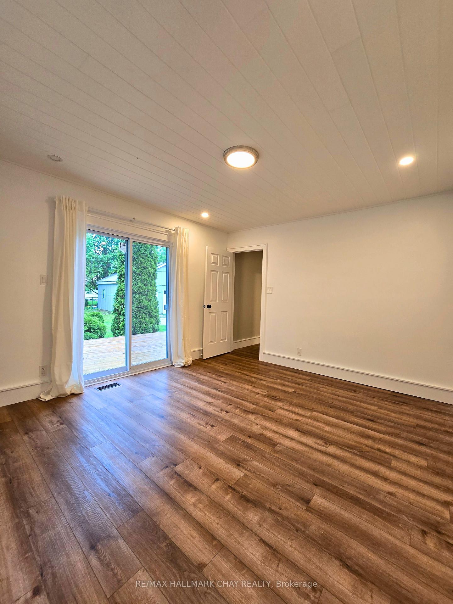 Photo 4 of 20 King Street, Clearview, Creemore — HOMEH