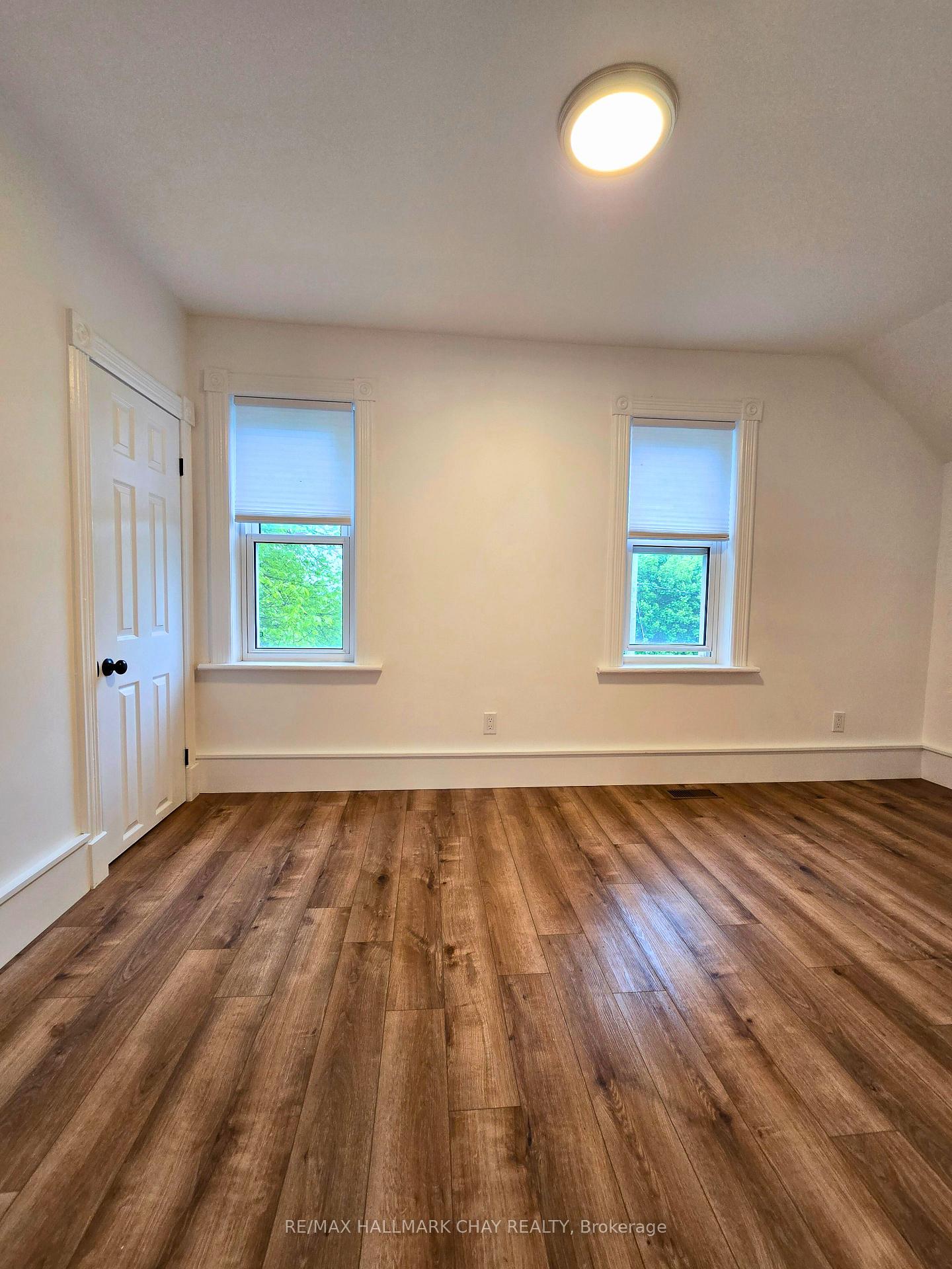 Photo 12 of 20 King Street, Clearview, Creemore — HOMEH