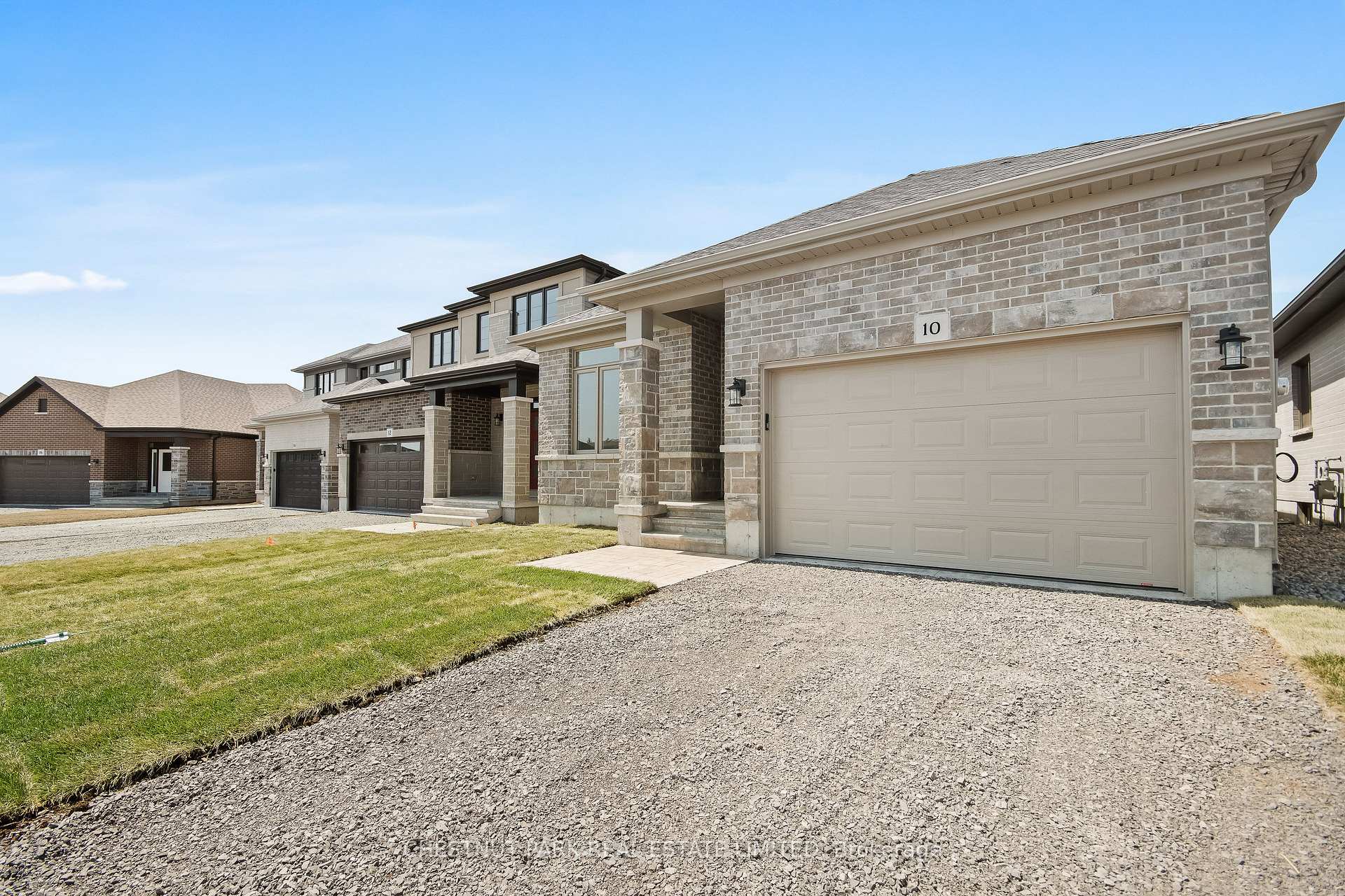 Photo 8 of 10 Athabaska Drive, Belleville, Thurlow Ward — HOMEH