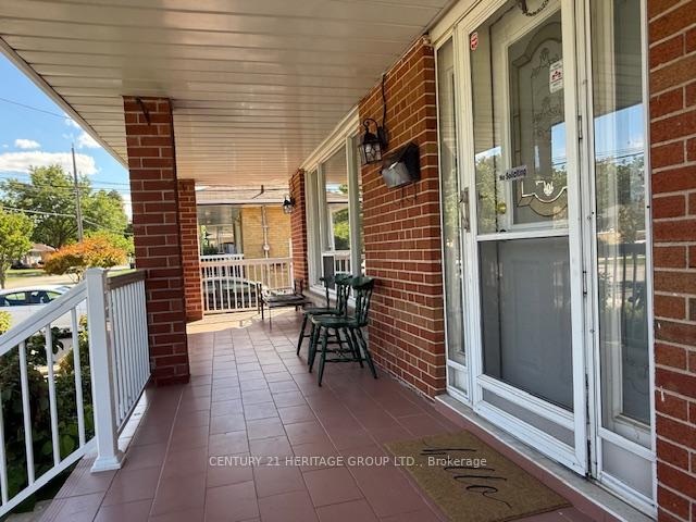 Photo 2 of Unit 1, 36 Arkley Crescent, Etobicoke, Willowridge-Martingrove-Richview — HOMEH