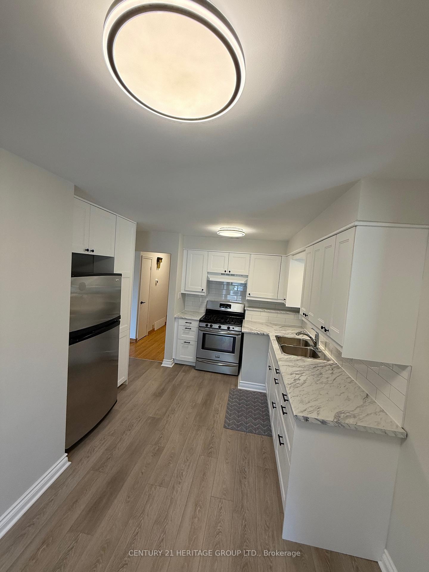 Photo 5 of Unit 1, 36 Arkley Crescent, Etobicoke, Willowridge-Martingrove-Richview — HOMEH