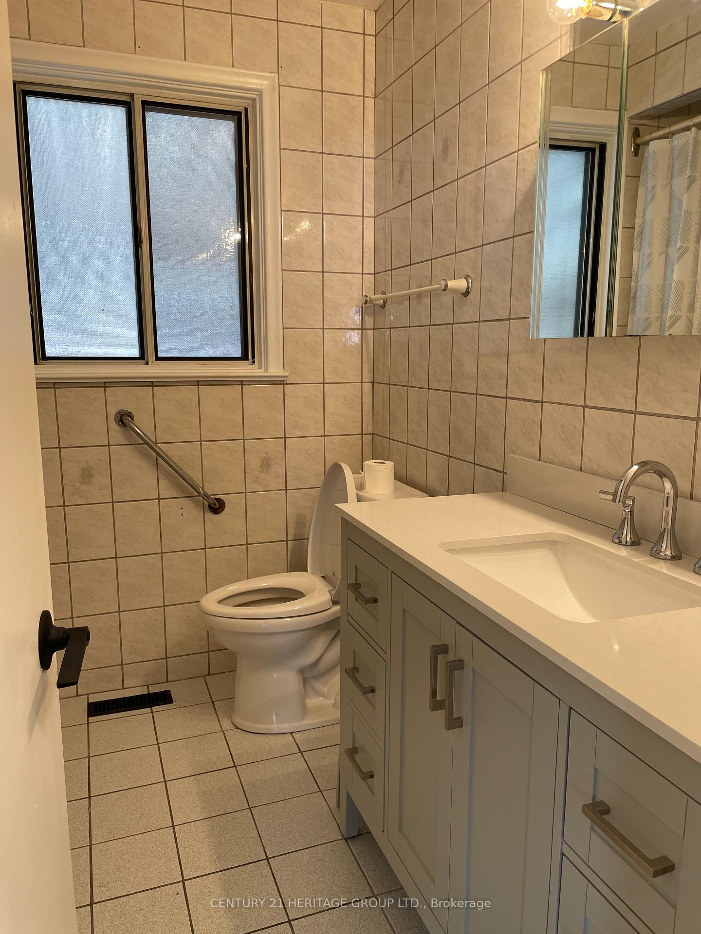 Photo 11 of Unit 1, 36 Arkley Crescent, Etobicoke, Willowridge-Martingrove-Richview — HOMEH