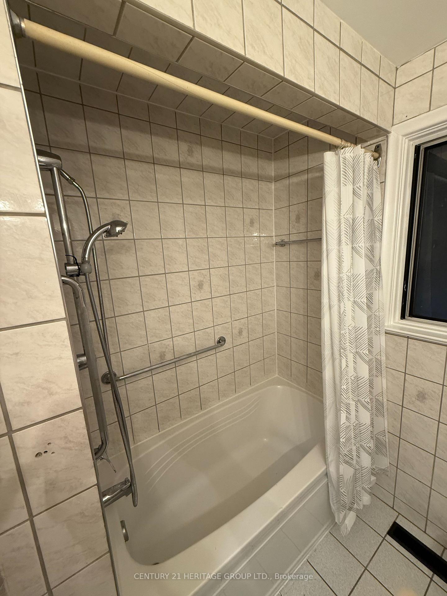Photo 9 of Unit 1, 36 Arkley Crescent, Etobicoke, Willowridge-Martingrove-Richview — HOMEH