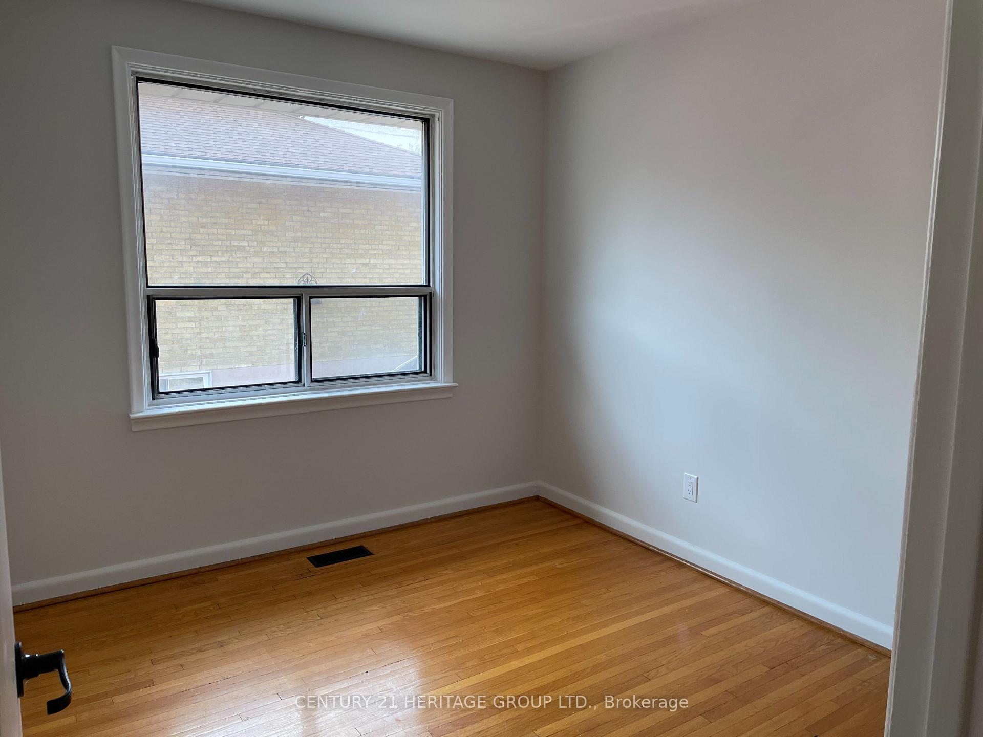 Photo 14 of Unit 1, 36 Arkley Crescent, Etobicoke, Willowridge-Martingrove-Richview — HOMEH