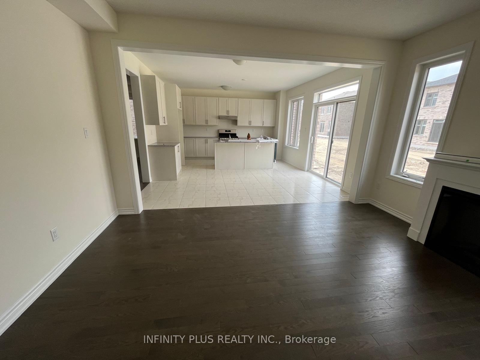 Photo 3 of Unit Upper, 16 Eastman Drive, Brampton, Credit Valley — HOMEH