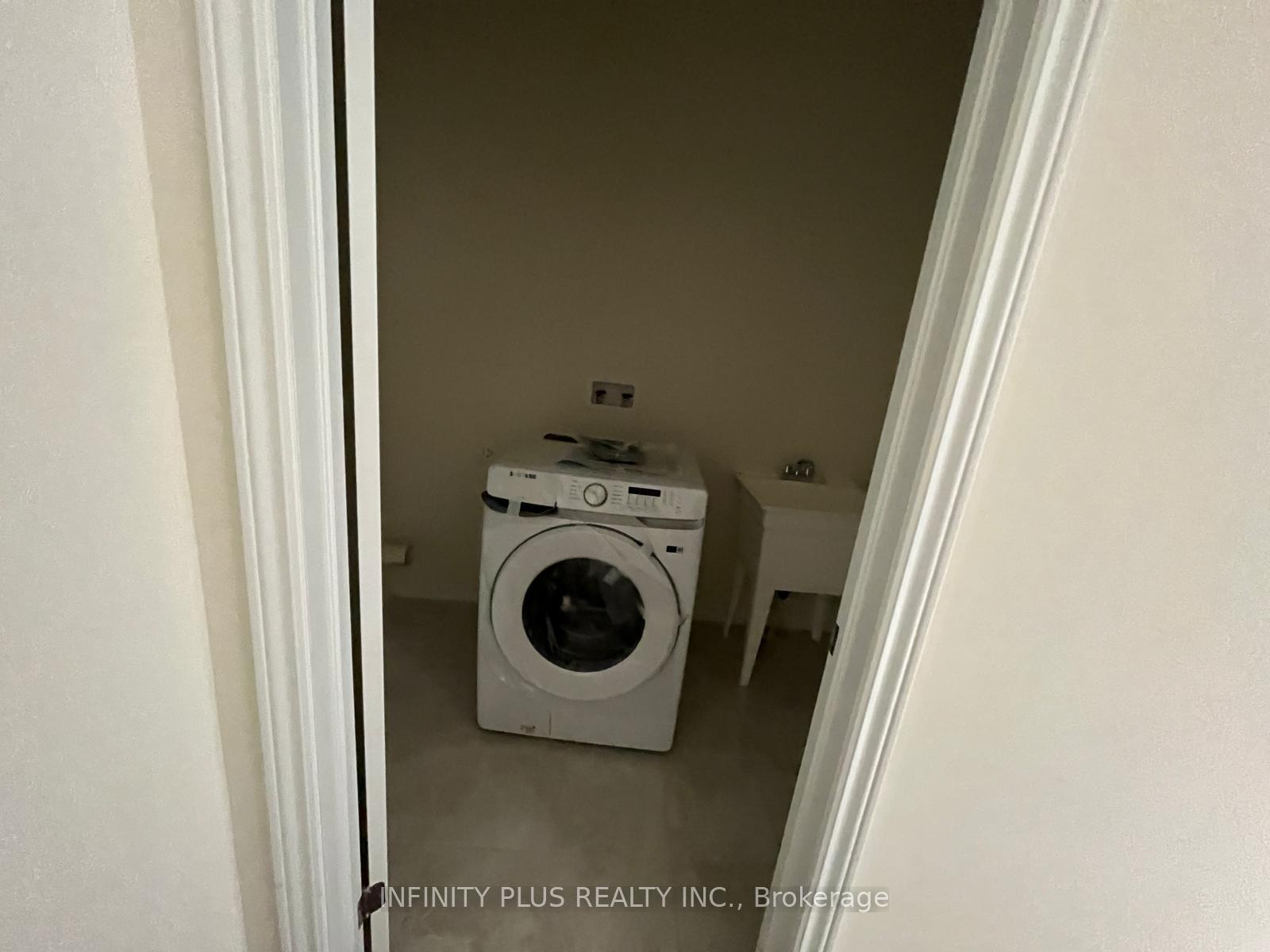 Photo 6 of Unit Upper, 16 Eastman Drive, Brampton, Credit Valley — HOMEH