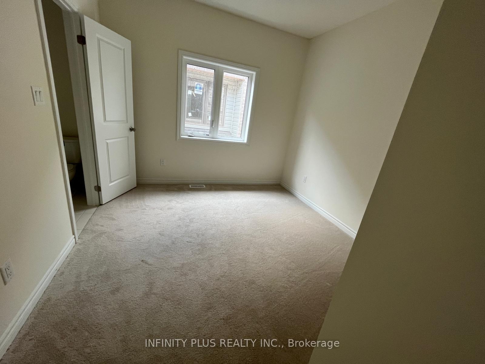 Photo 12 of Unit Upper, 16 Eastman Drive, Brampton, Credit Valley — HOMEH