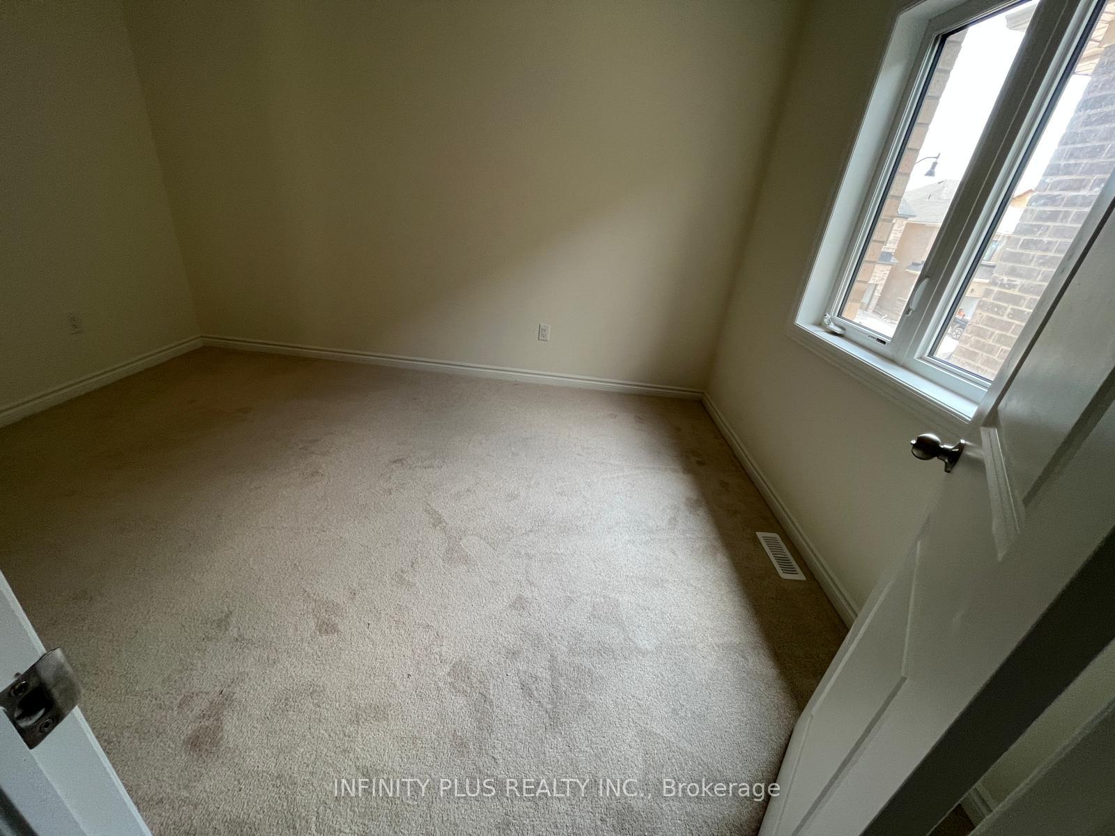 Photo 4 of Unit Upper, 16 Eastman Drive, Brampton, Credit Valley — HOMEH