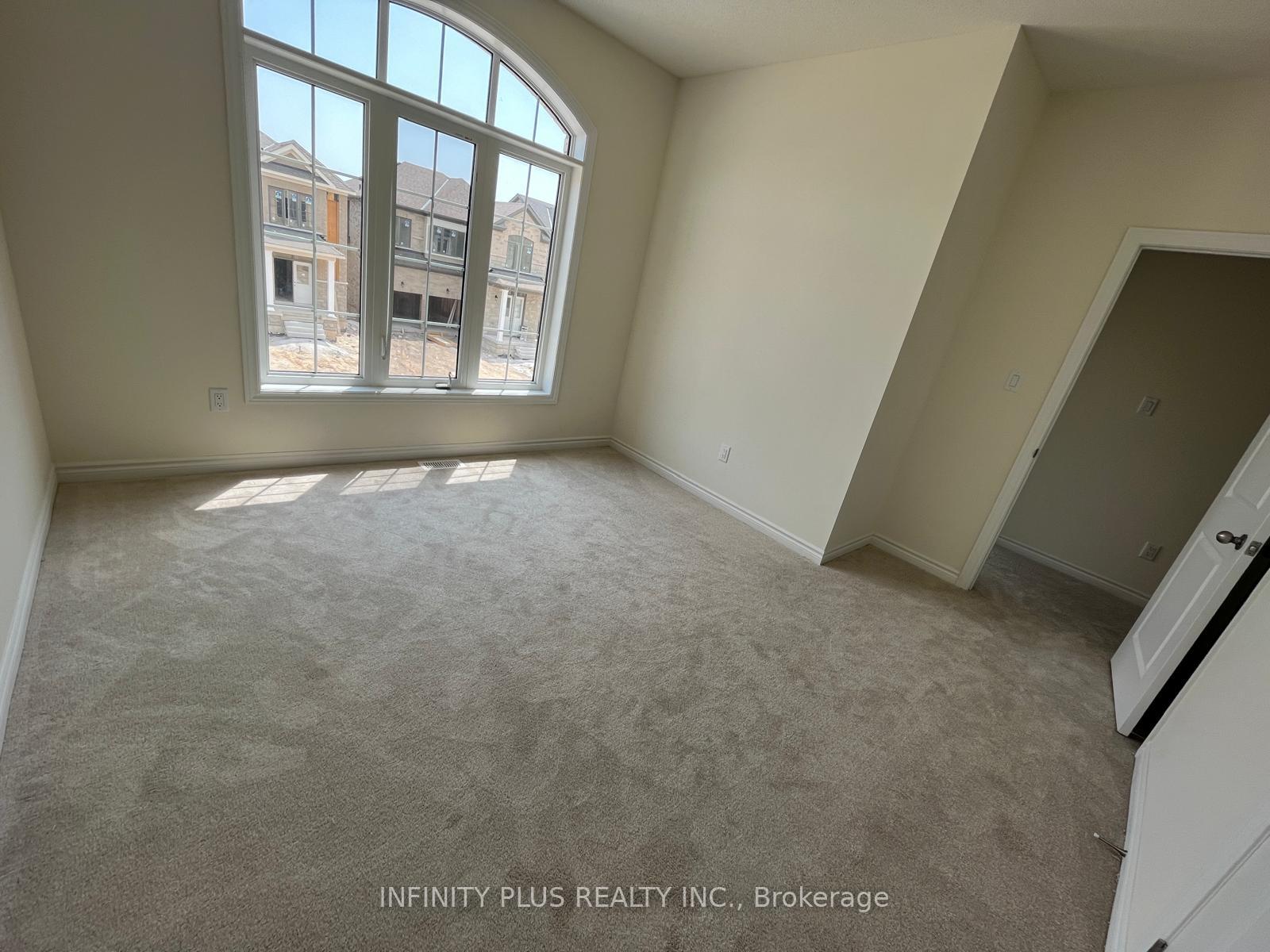 Photo 7 of Unit Upper, 16 Eastman Drive, Brampton, Credit Valley — HOMEH