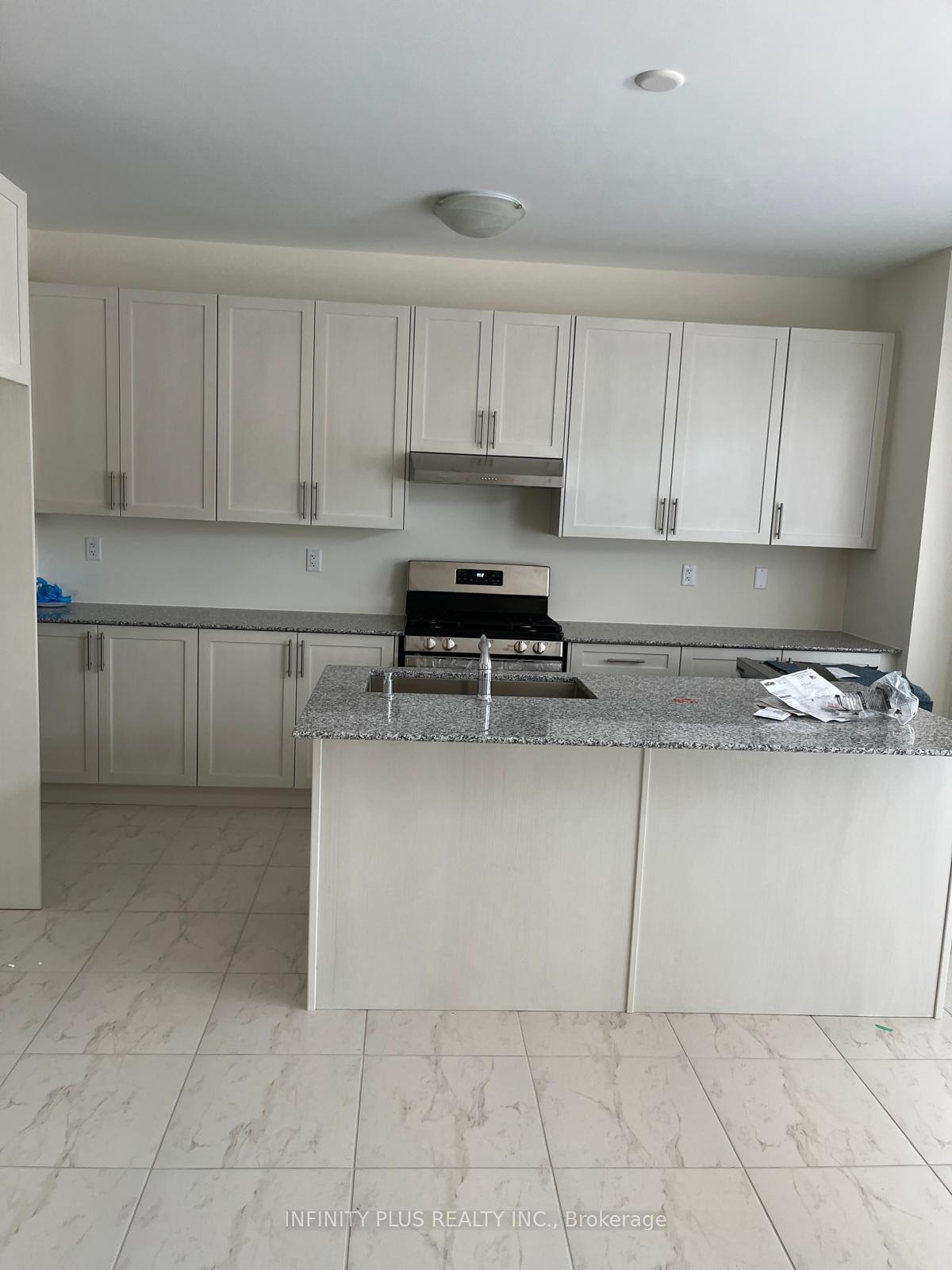 Photo 8 of Unit Upper, 16 Eastman Drive, Brampton, Credit Valley — HOMEH