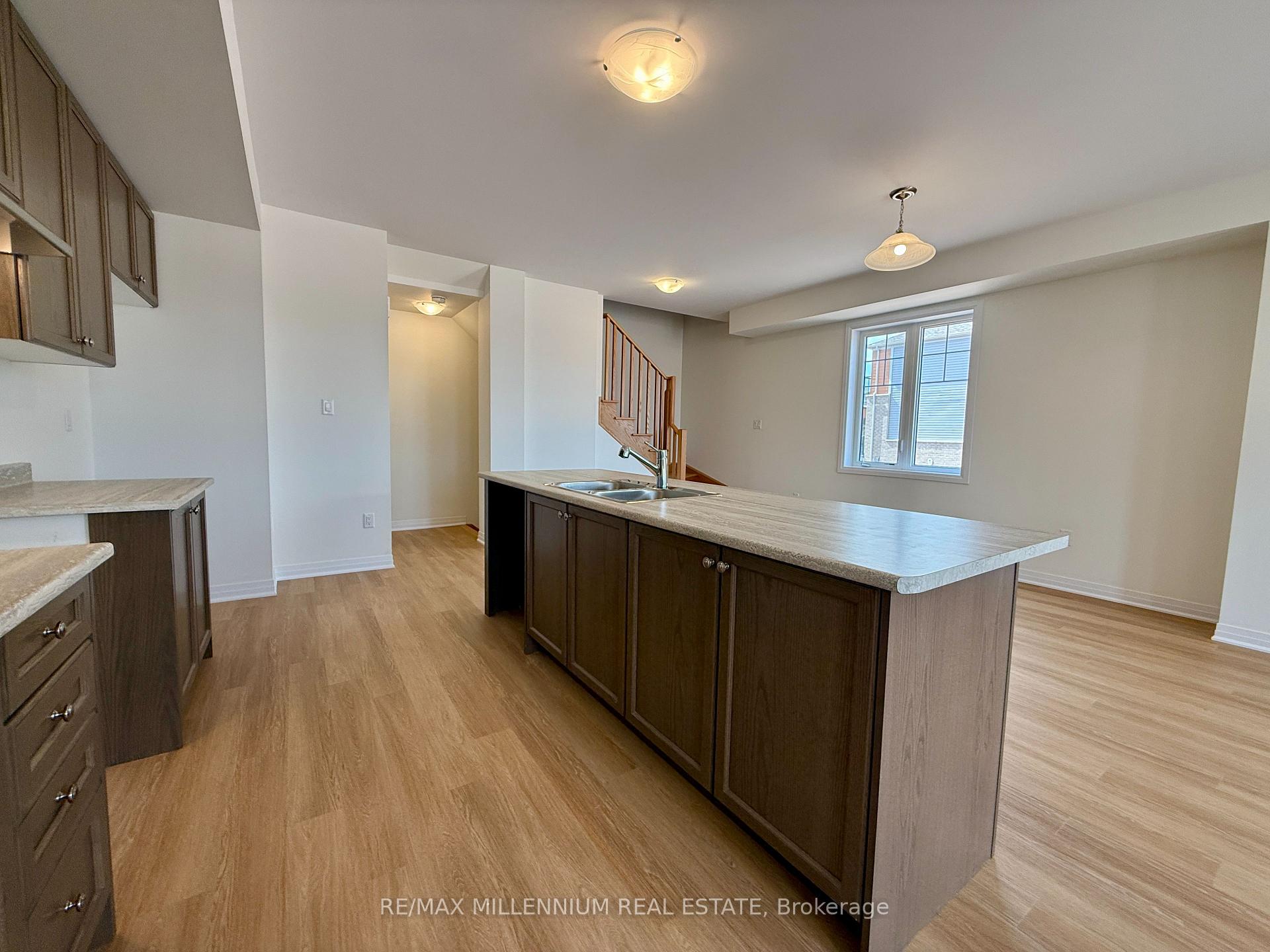 Photo 13 of 11 Gunnel Road, Welland, Dain City — HOMEH