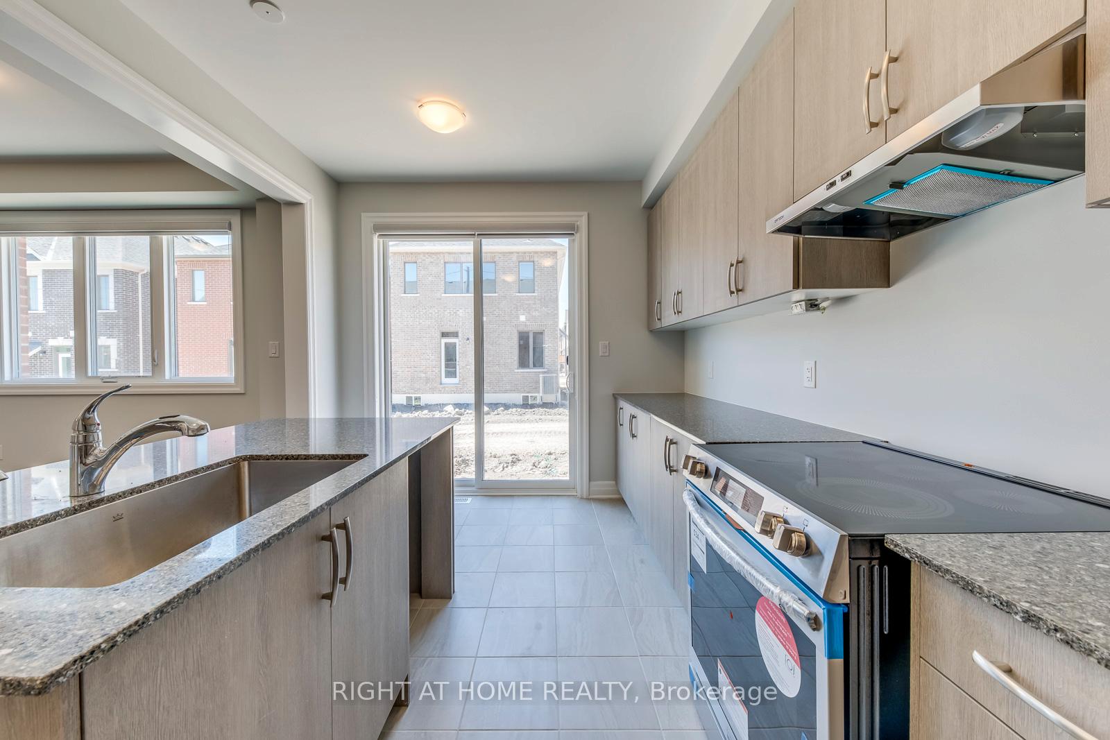 Photo 4 of 3258 Brigadier Avenue, Pickering, Rural Pickering — HOMEH