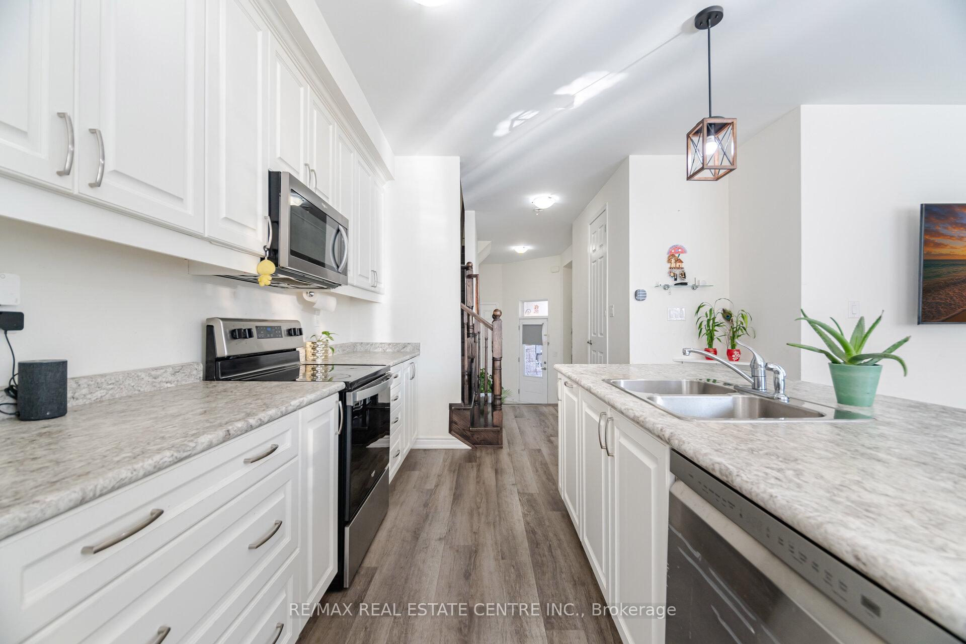Photo 5 of Unit 28, 975 Whitlock Avenue, Milton, Cobban — HOMEH