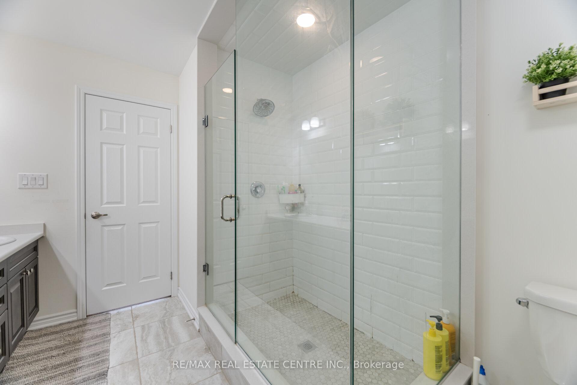 Photo 10 of Unit 28, 975 Whitlock Avenue, Milton, Cobban — HOMEH