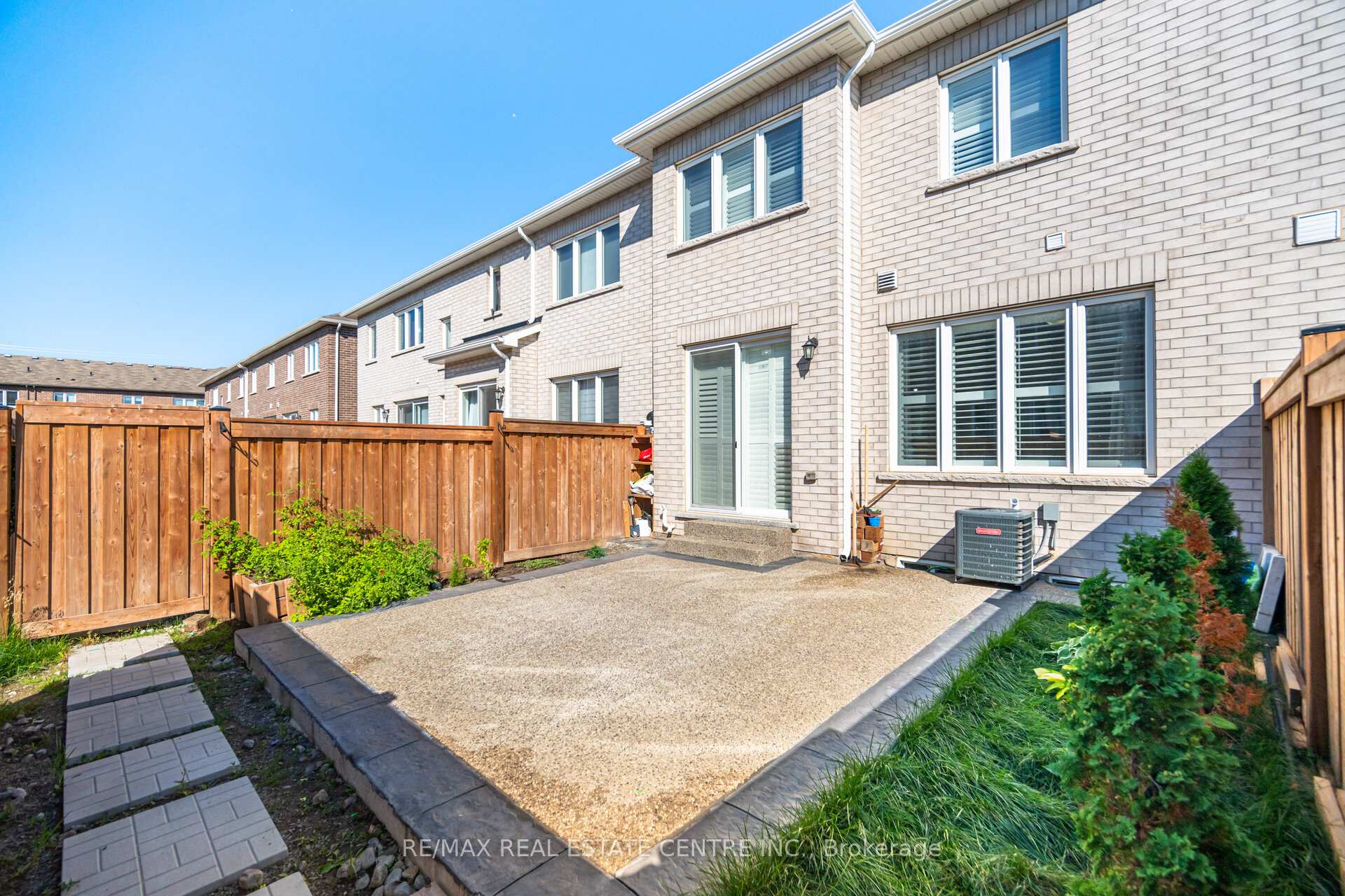 Photo 34 of Unit 28, 975 Whitlock Avenue, Milton, Cobban — HOMEH