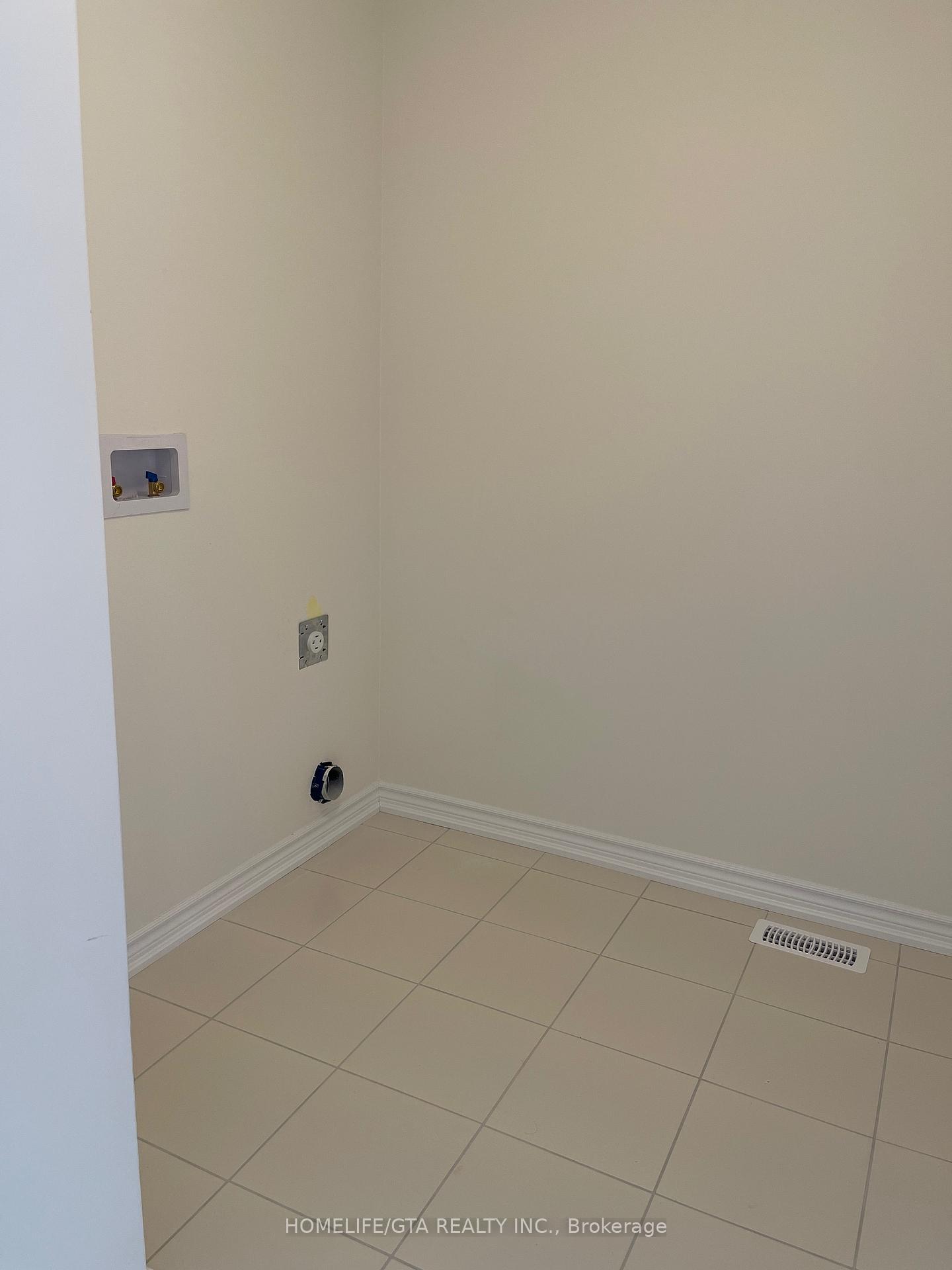 Photo 3 of 2628 Apricot Lane, Pickering, Rural Pickering — HOMEH