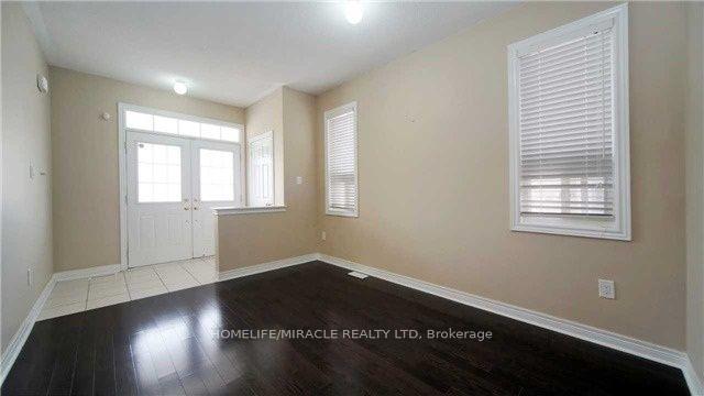 Photo 3 of 17 Gower Crescent, Brampton, Sandringham-Wellington — HOMEH