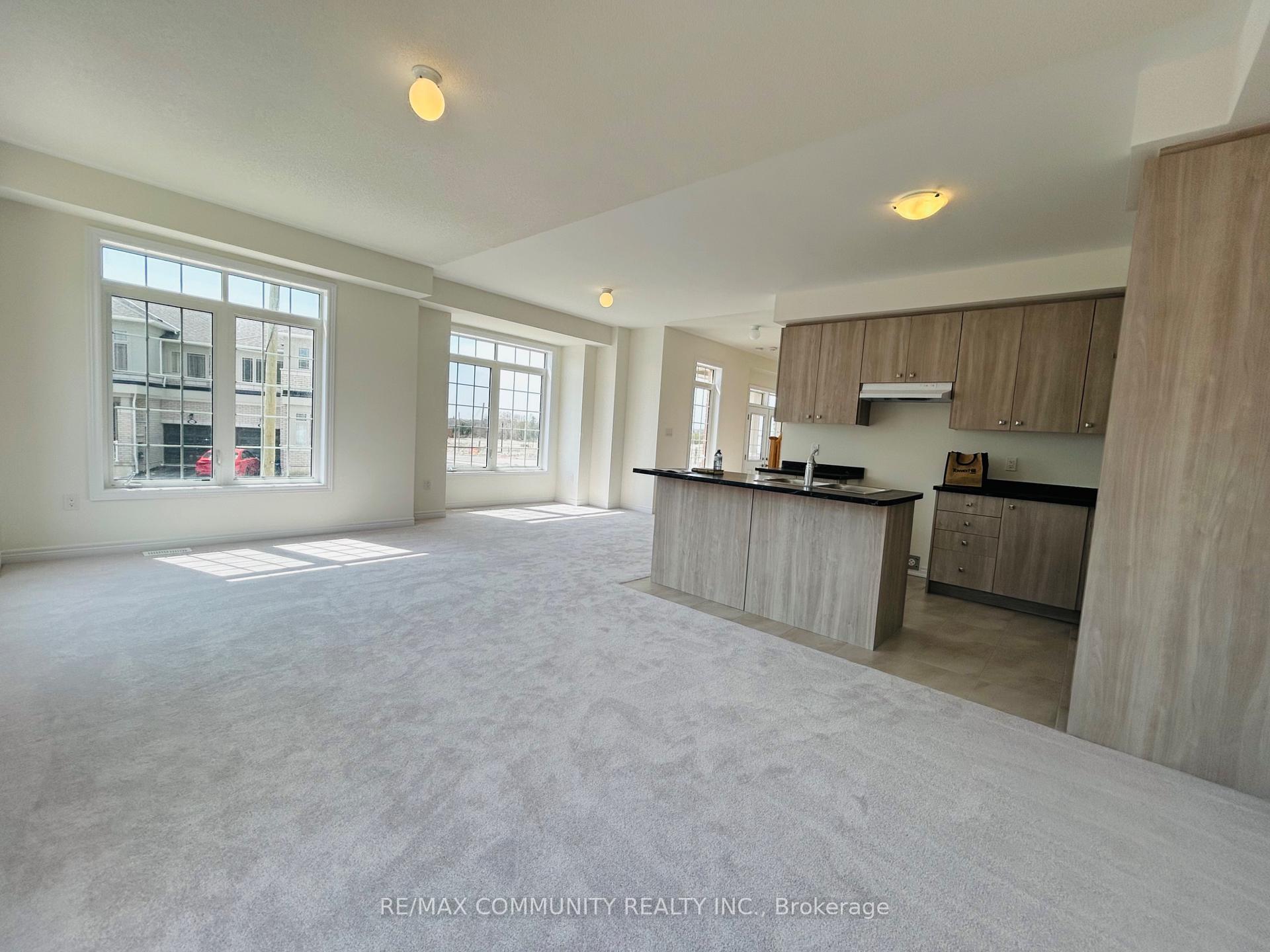 Photo 3 of 961 Elizabeth Mackenzie Drive, Pickering, Rural Pickering — HOMEH
