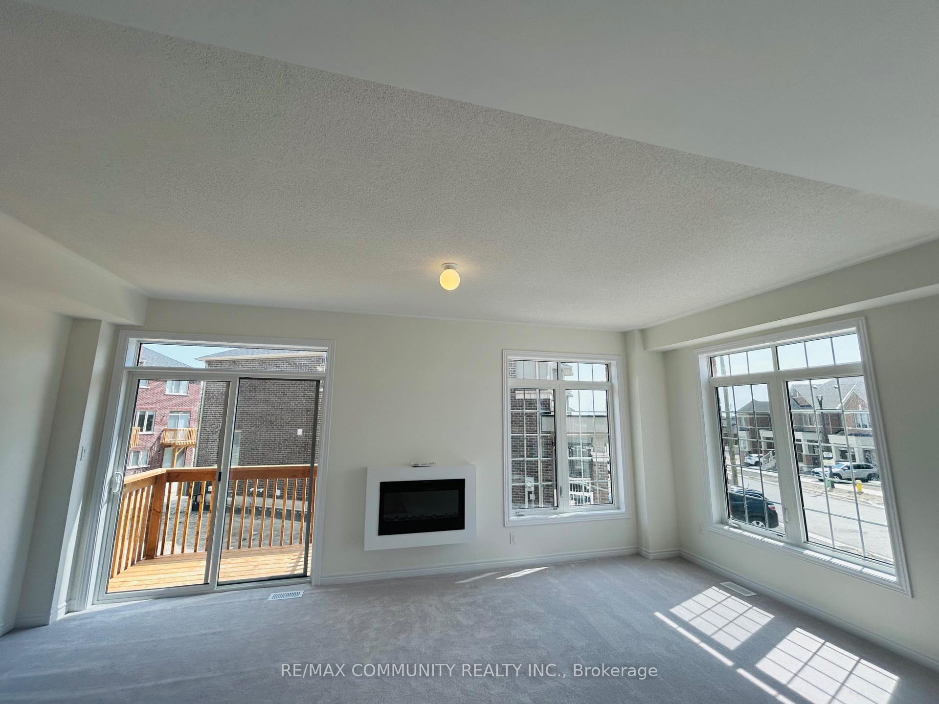 Photo 2 of 961 Elizabeth Mackenzie Drive, Pickering, Rural Pickering — HOMEH
