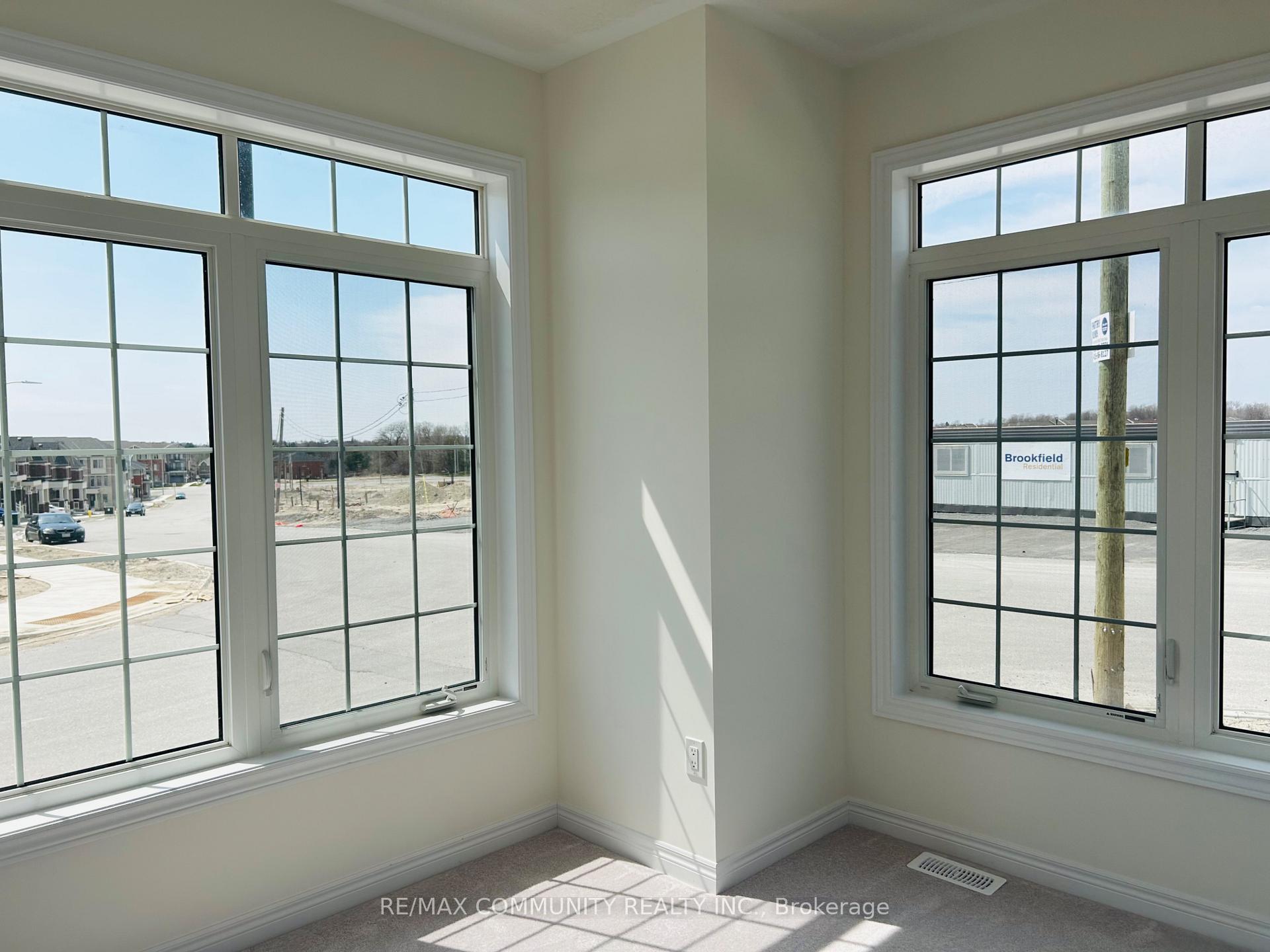 Photo 6 of 961 Elizabeth Mackenzie Drive, Pickering, Rural Pickering — HOMEH