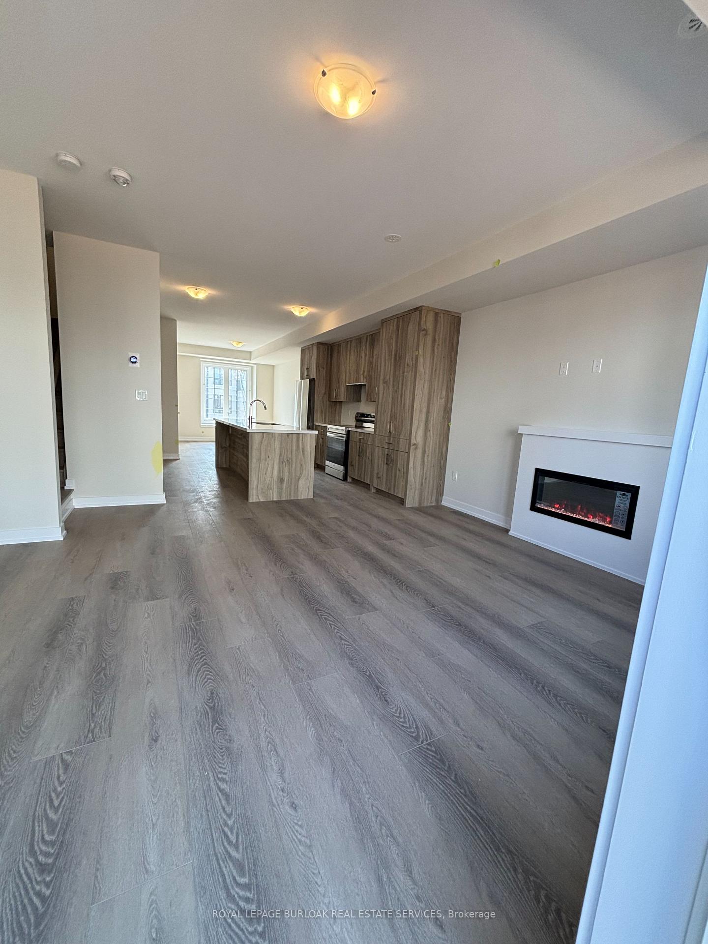 Photo 4 of Unit 15, 1319 Shevchenko Boulevard, Oakville, Northwest — HOMEH