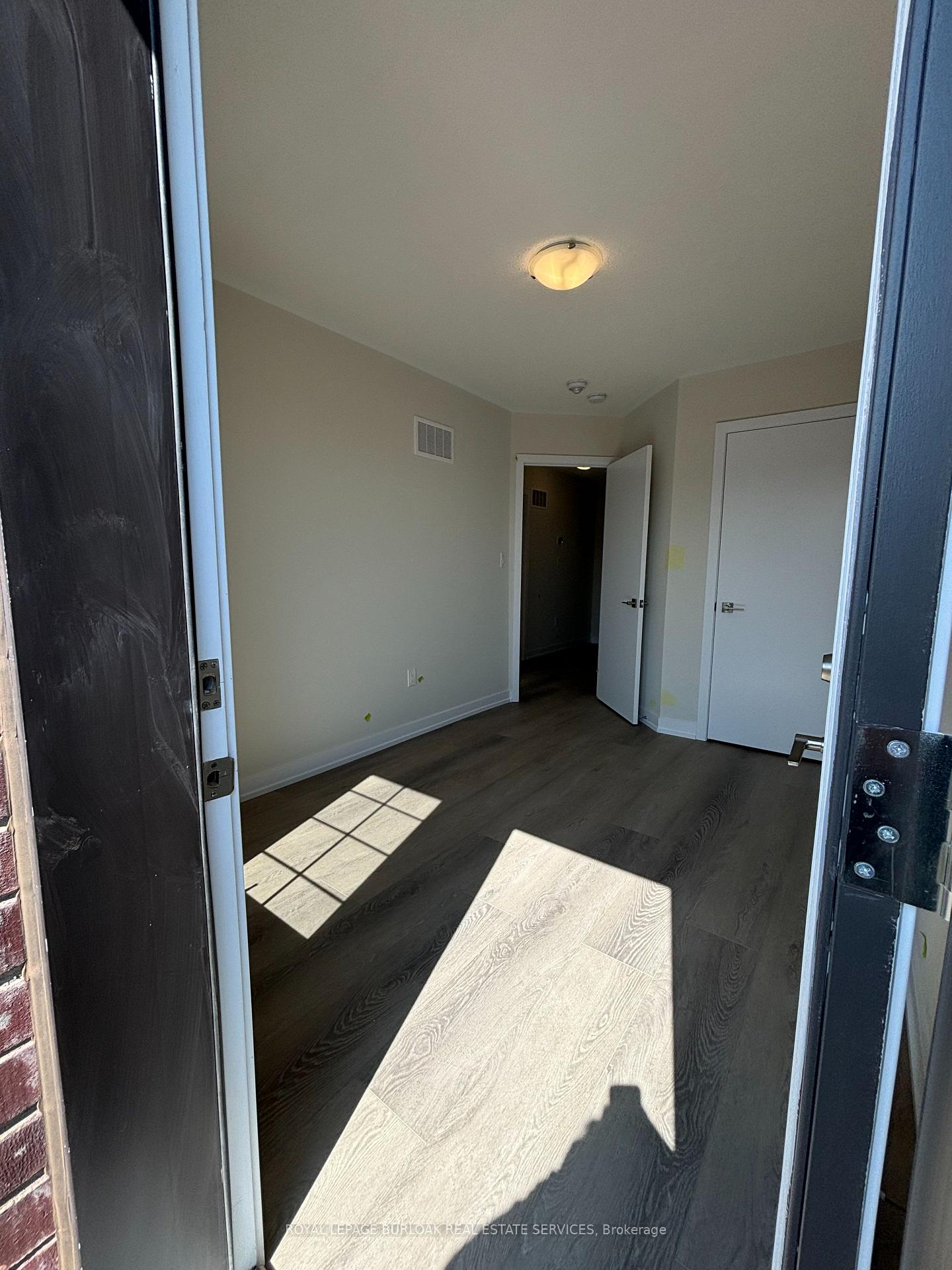 Photo 8 of Unit 15, 1319 Shevchenko Boulevard, Oakville, Northwest — HOMEH