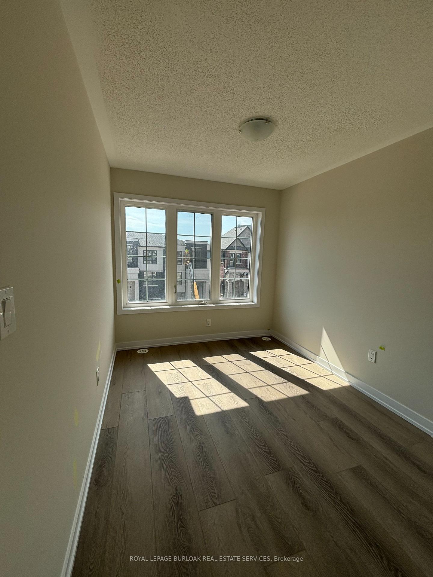 Photo 9 of Unit 15, 1319 Shevchenko Boulevard, Oakville, Northwest — HOMEH