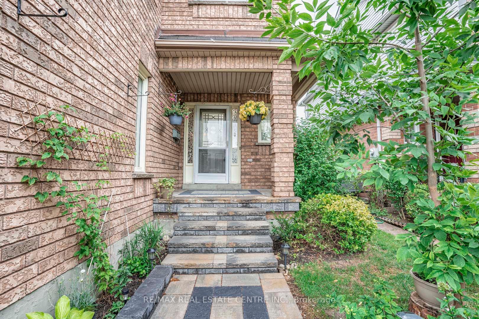 Photo 3 of 67 Quarry Edge Drive, Brampton, Brampton North — HOMEH