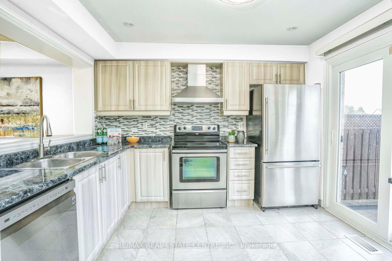 Photo 5 of 67 Quarry Edge Drive, Brampton, Brampton North — HOMEH