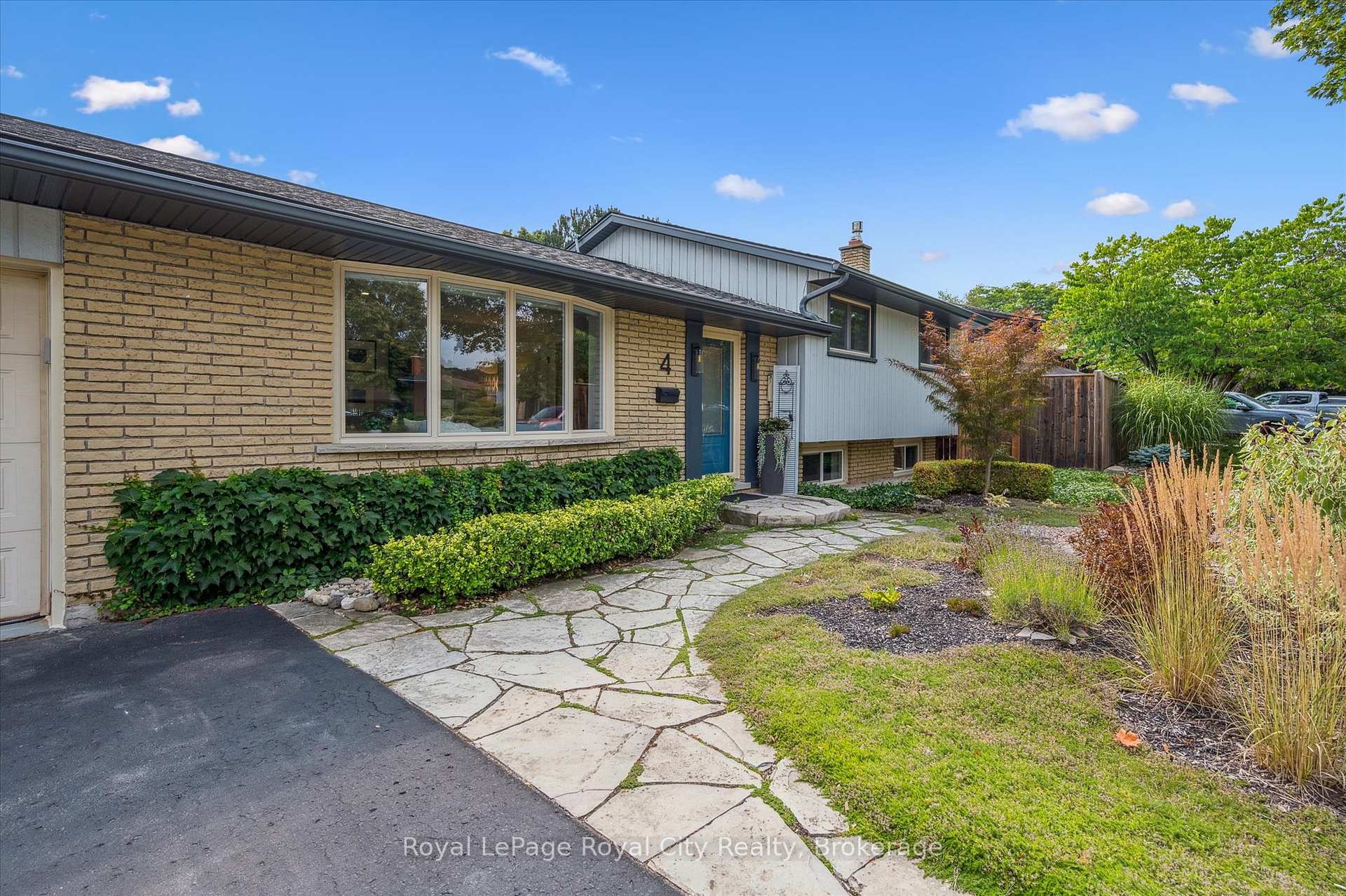 Photo 4 of 4 Carnaby Crescent, Guelph, Dovercliffe Park/Old University — HOMEH