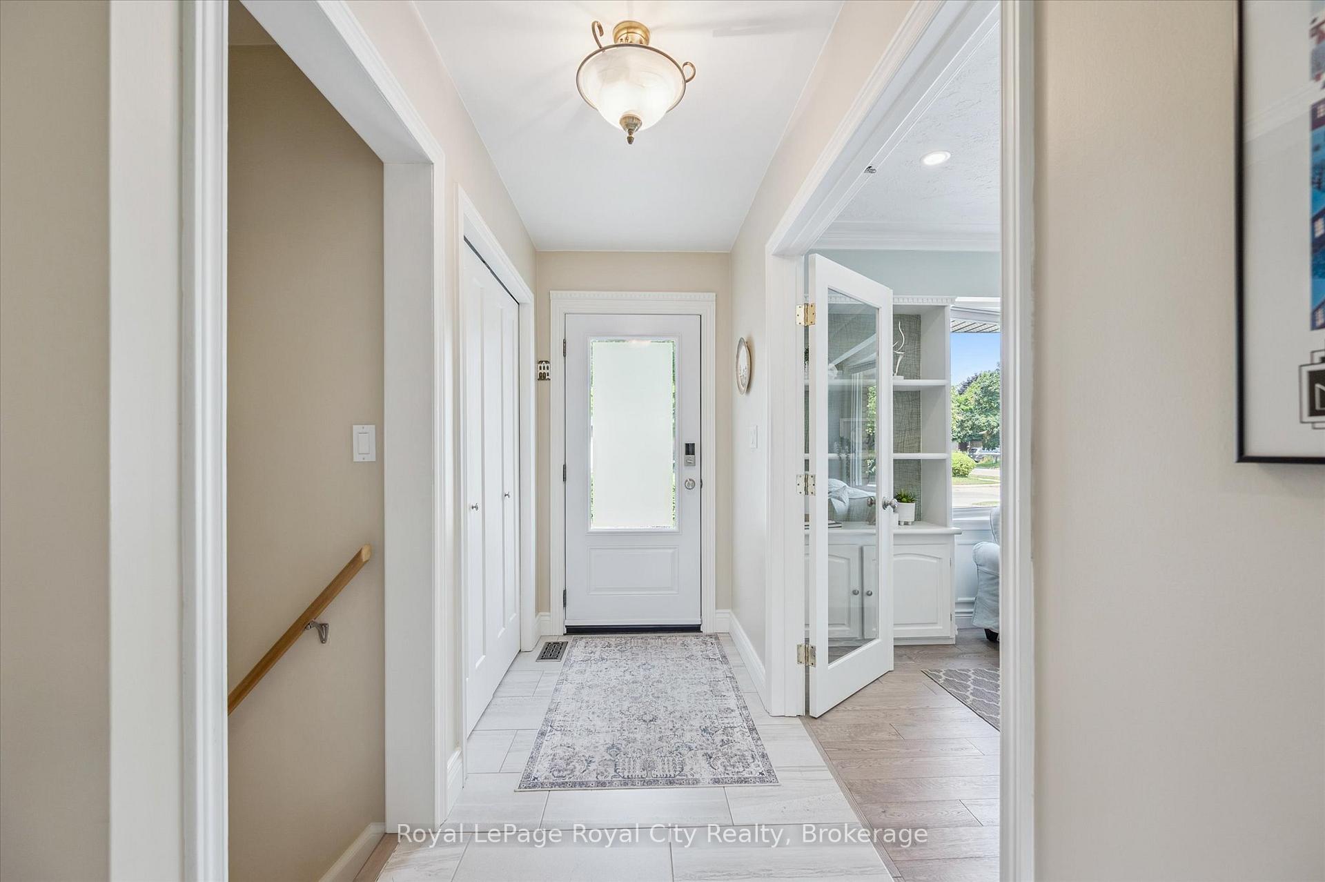 Photo 6 of 4 Carnaby Crescent, Guelph, Dovercliffe Park/Old University — HOMEH