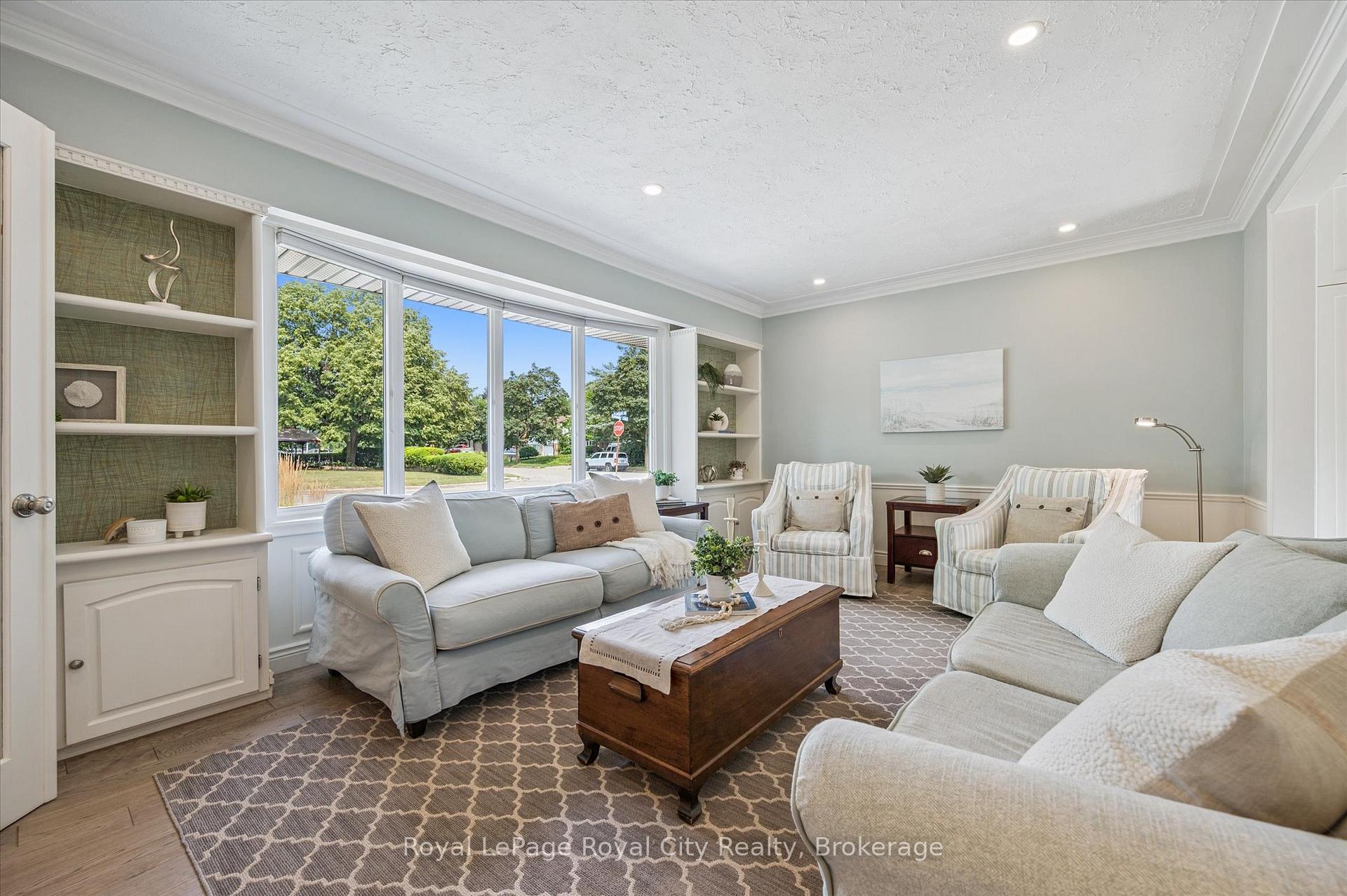 Photo 11 of 4 Carnaby Crescent, Guelph, Dovercliffe Park/Old University — HOMEH