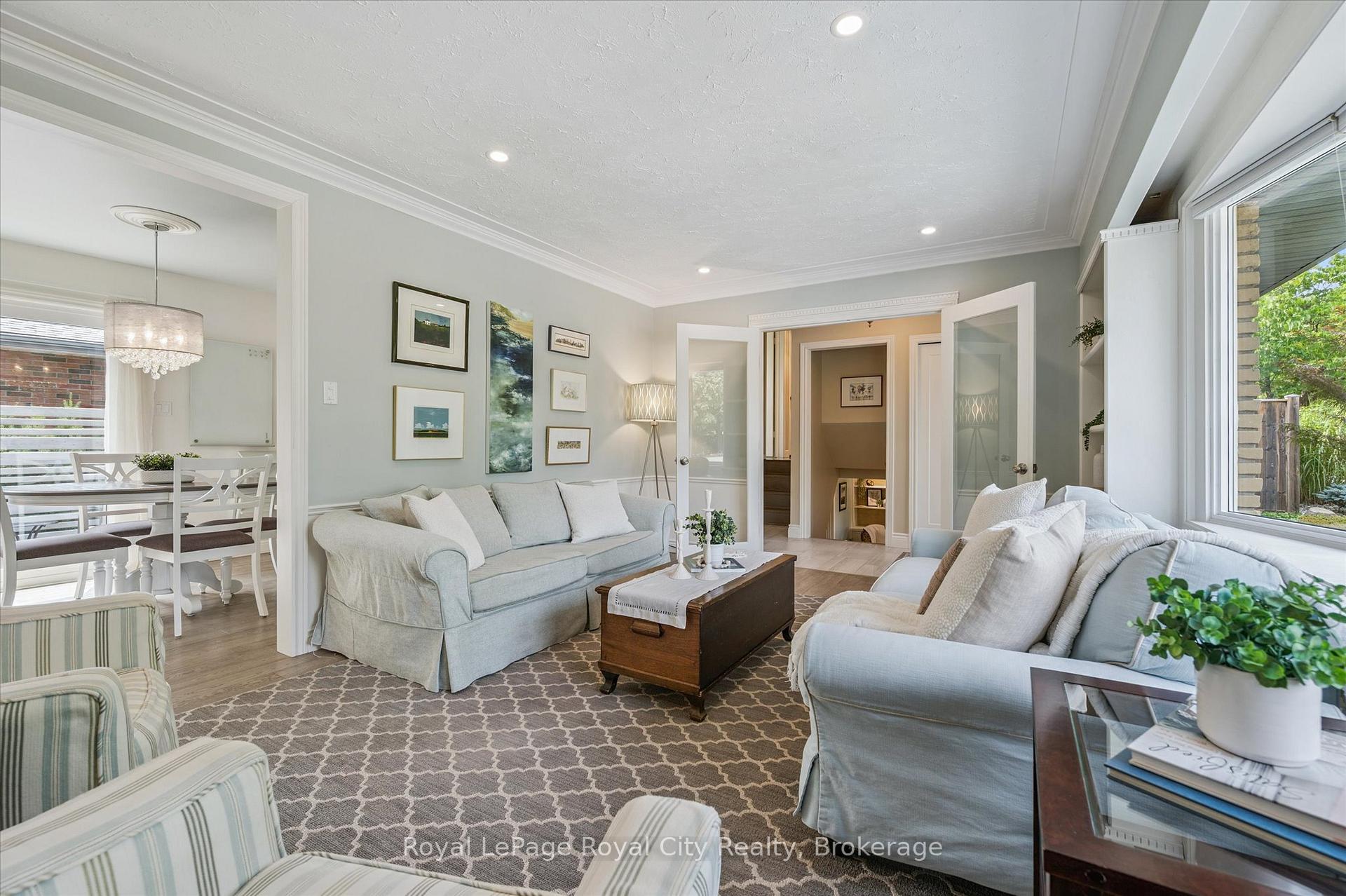 Photo 12 of 4 Carnaby Crescent, Guelph, Dovercliffe Park/Old University — HOMEH