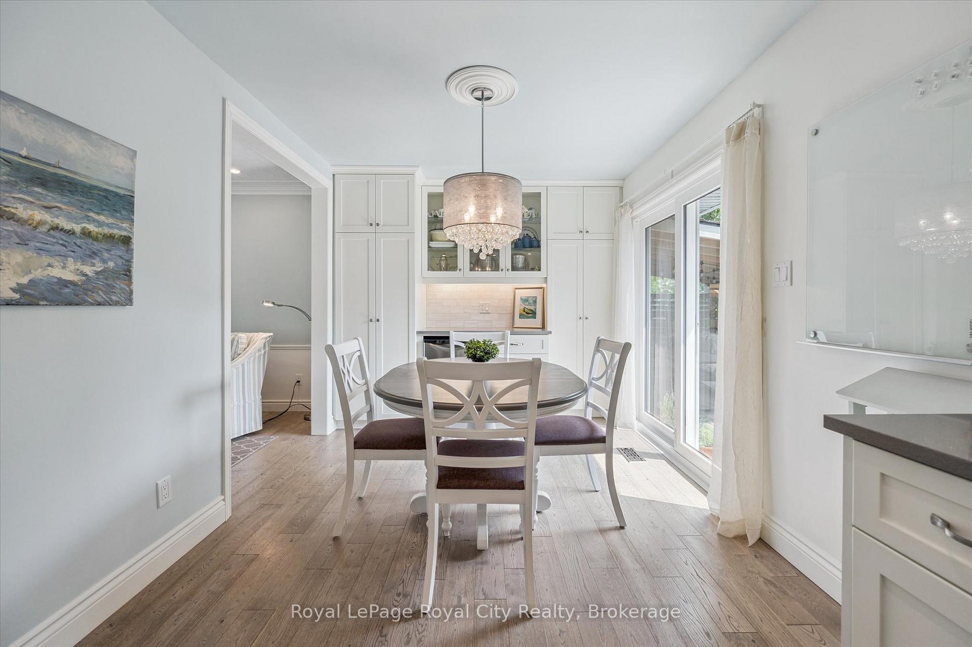 Photo 13 of 4 Carnaby Crescent, Guelph, Dovercliffe Park/Old University — HOMEH