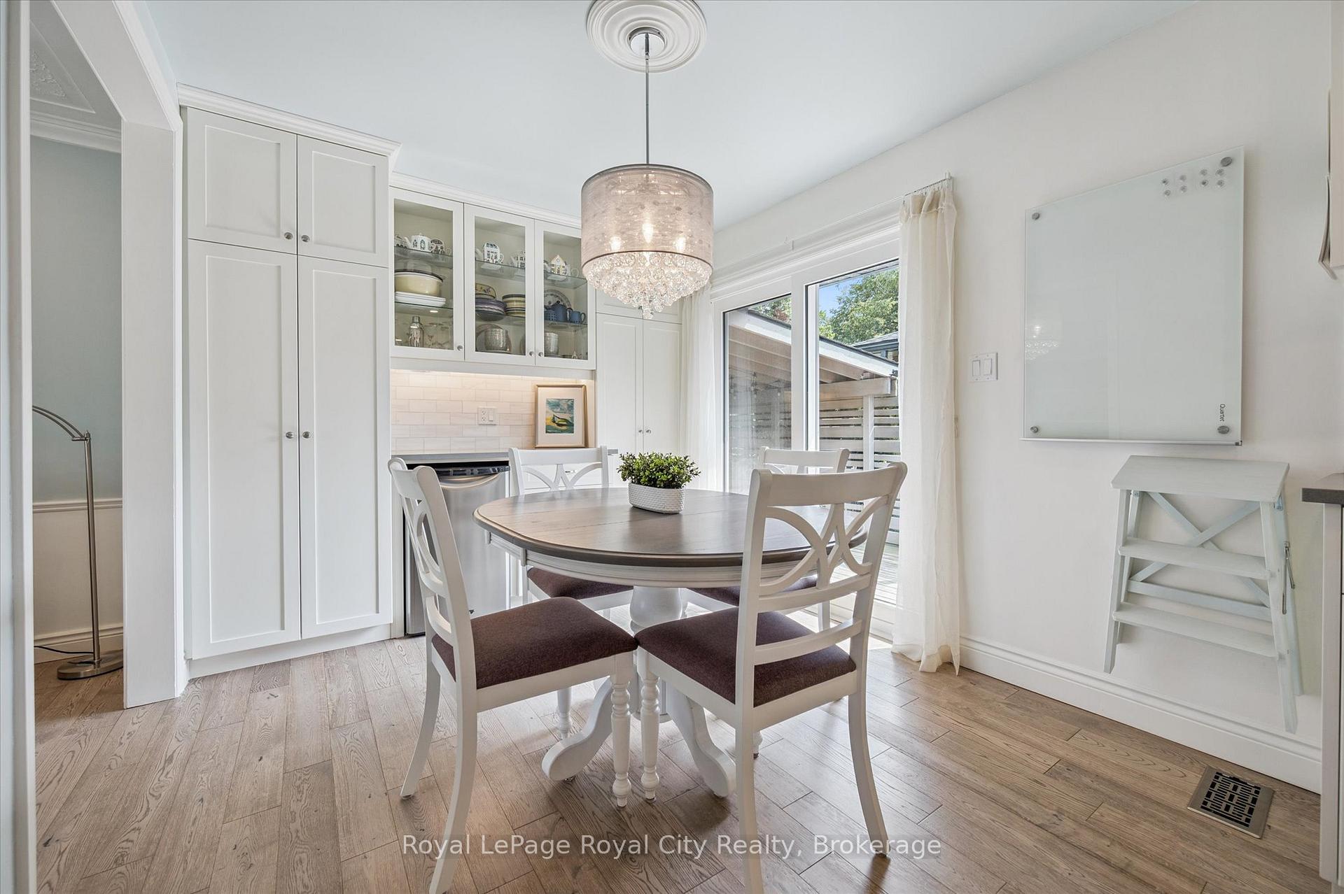 Photo 14 of 4 Carnaby Crescent, Guelph, Dovercliffe Park/Old University — HOMEH